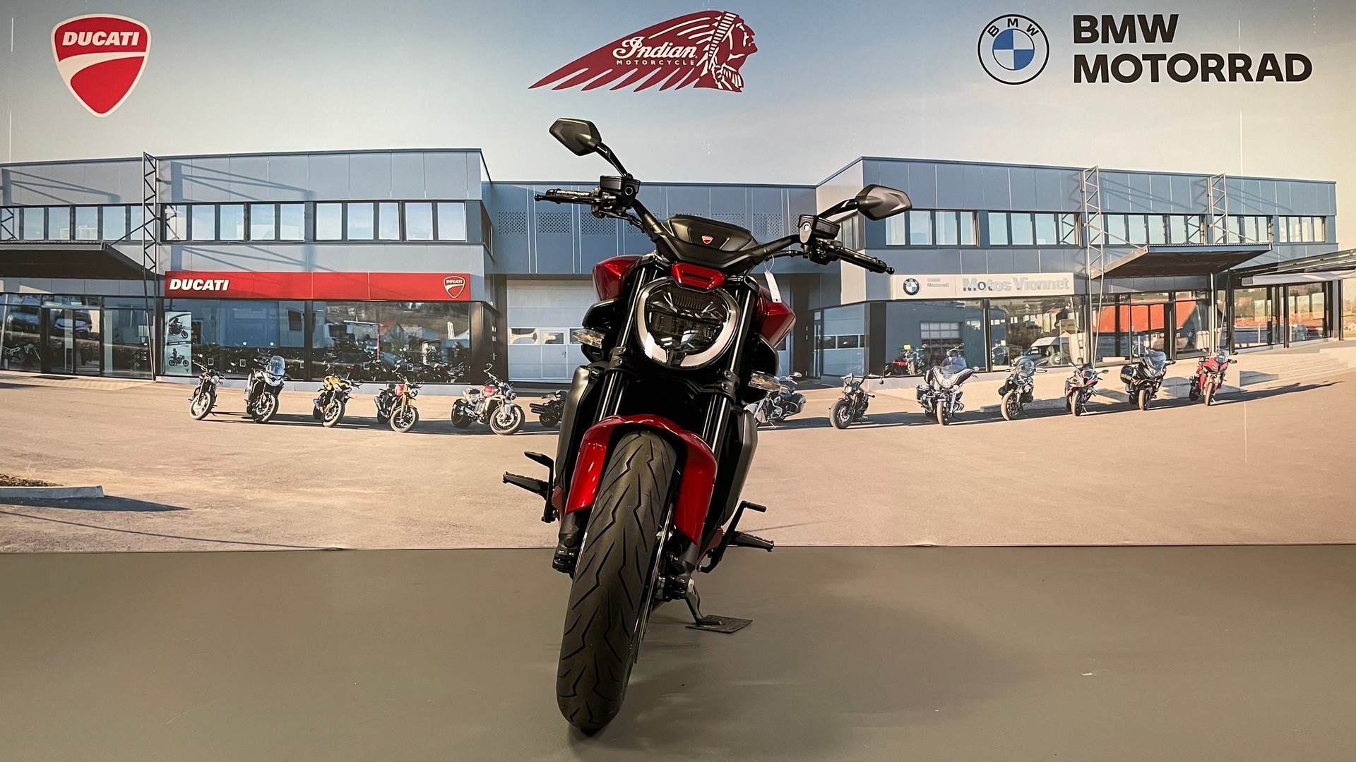 DUCATI XDIAVEL-showroom-element-1