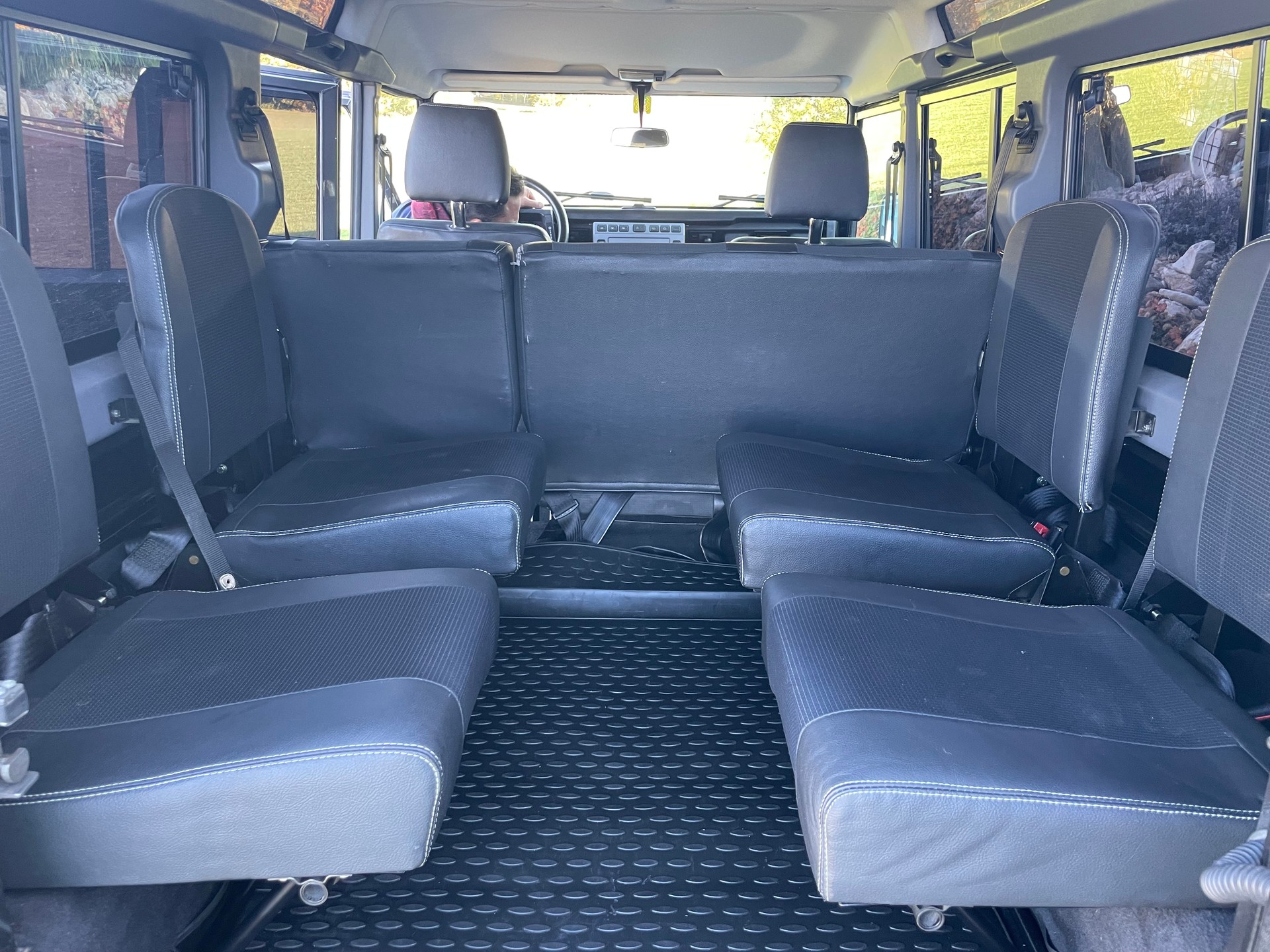 LAND ROVER Defender 110 SW 2.5 Td5-image-12