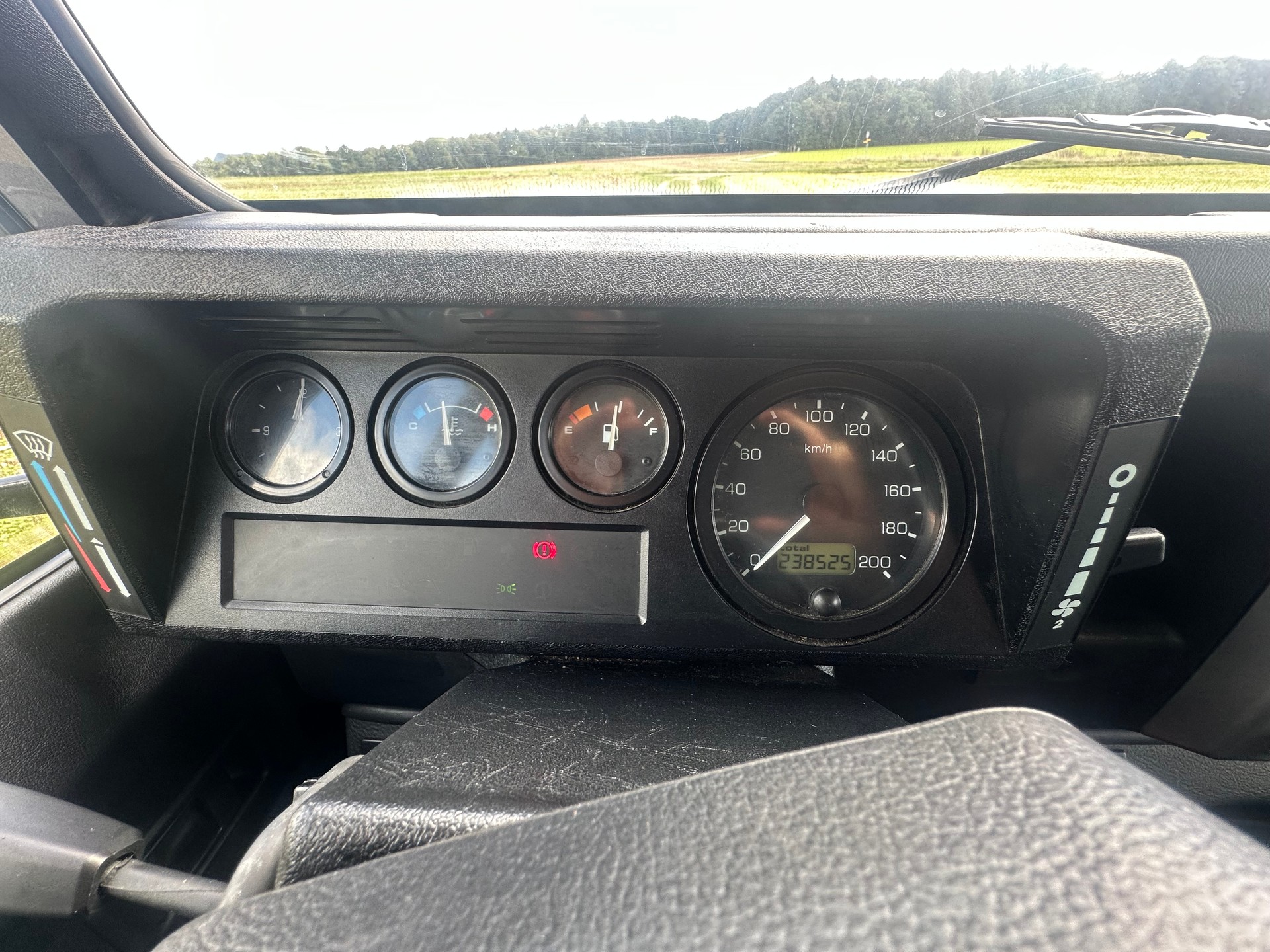 LAND ROVER Defender 110 SW 2.5 Td5-image-14