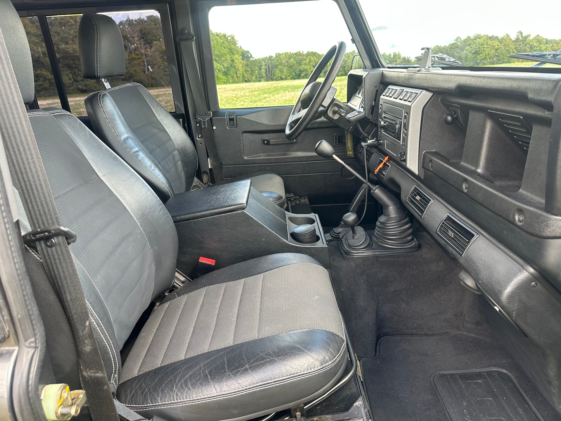 LAND ROVER Defender 110 SW 2.5 Td5-image-9