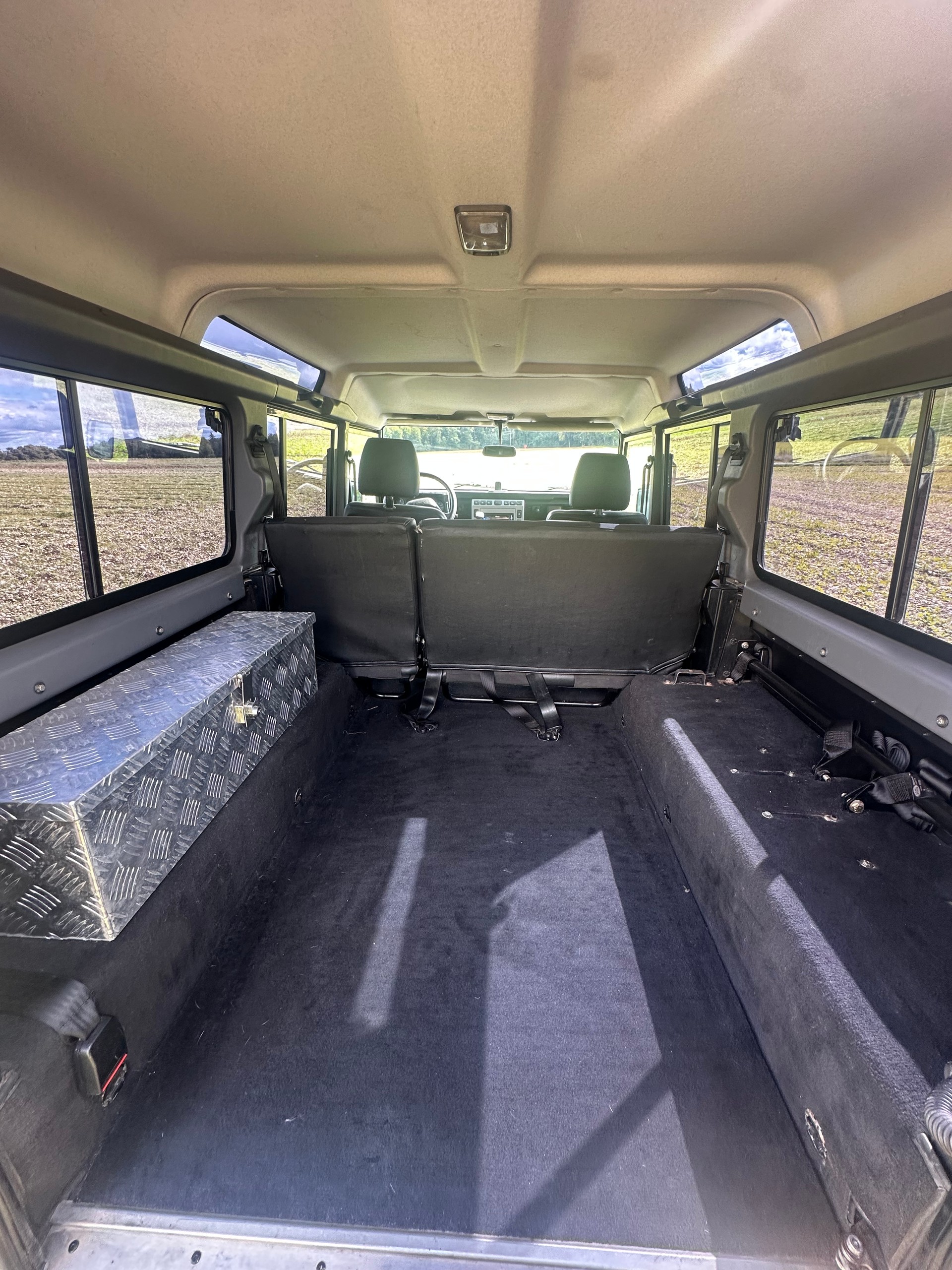 LAND ROVER Defender 110 SW 2.5 Td5-image-11
