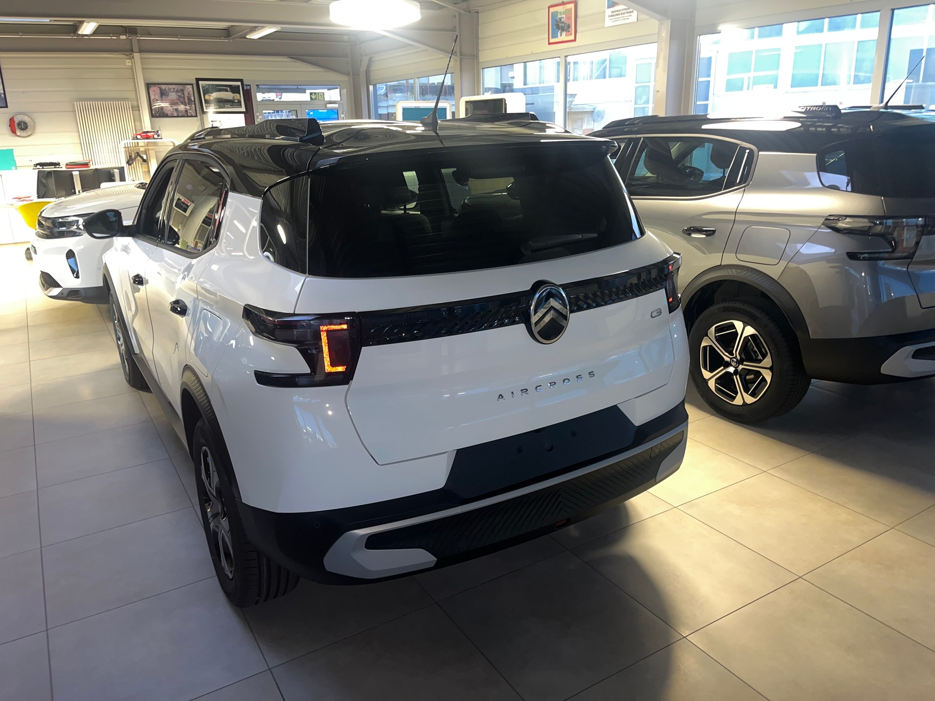 CITROEN C3 Aircross 1.2 MHEV Plus-image-3