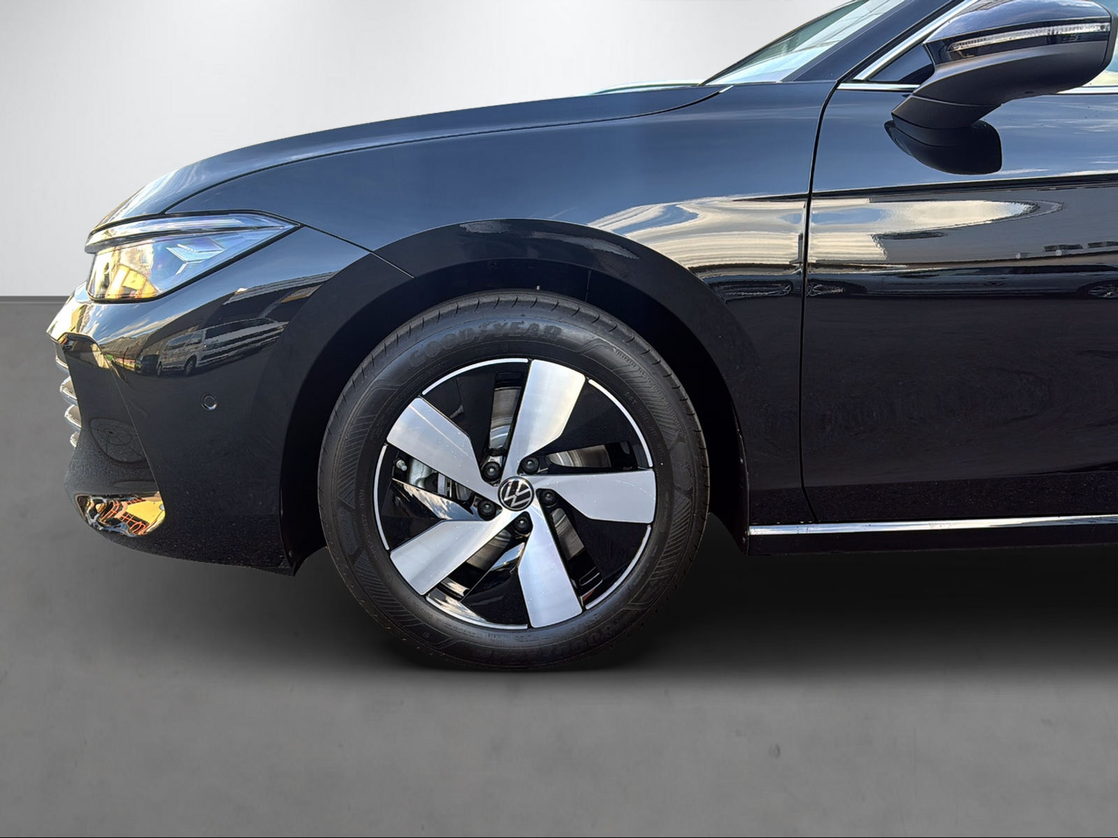 VW Passat Variant 2.0 TDI Business DSG 4motion-image-4