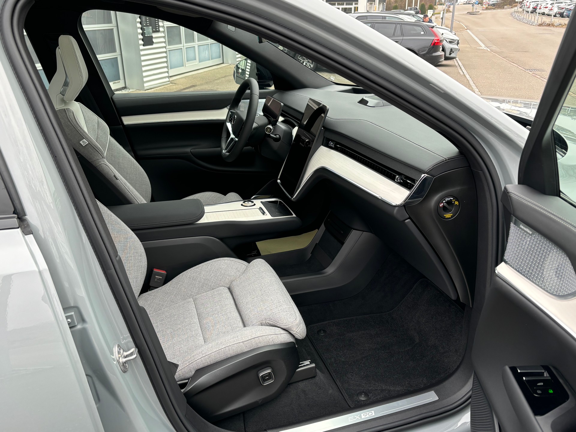 VOLVO EX90 Twin Performance Ultra AWD-image-6