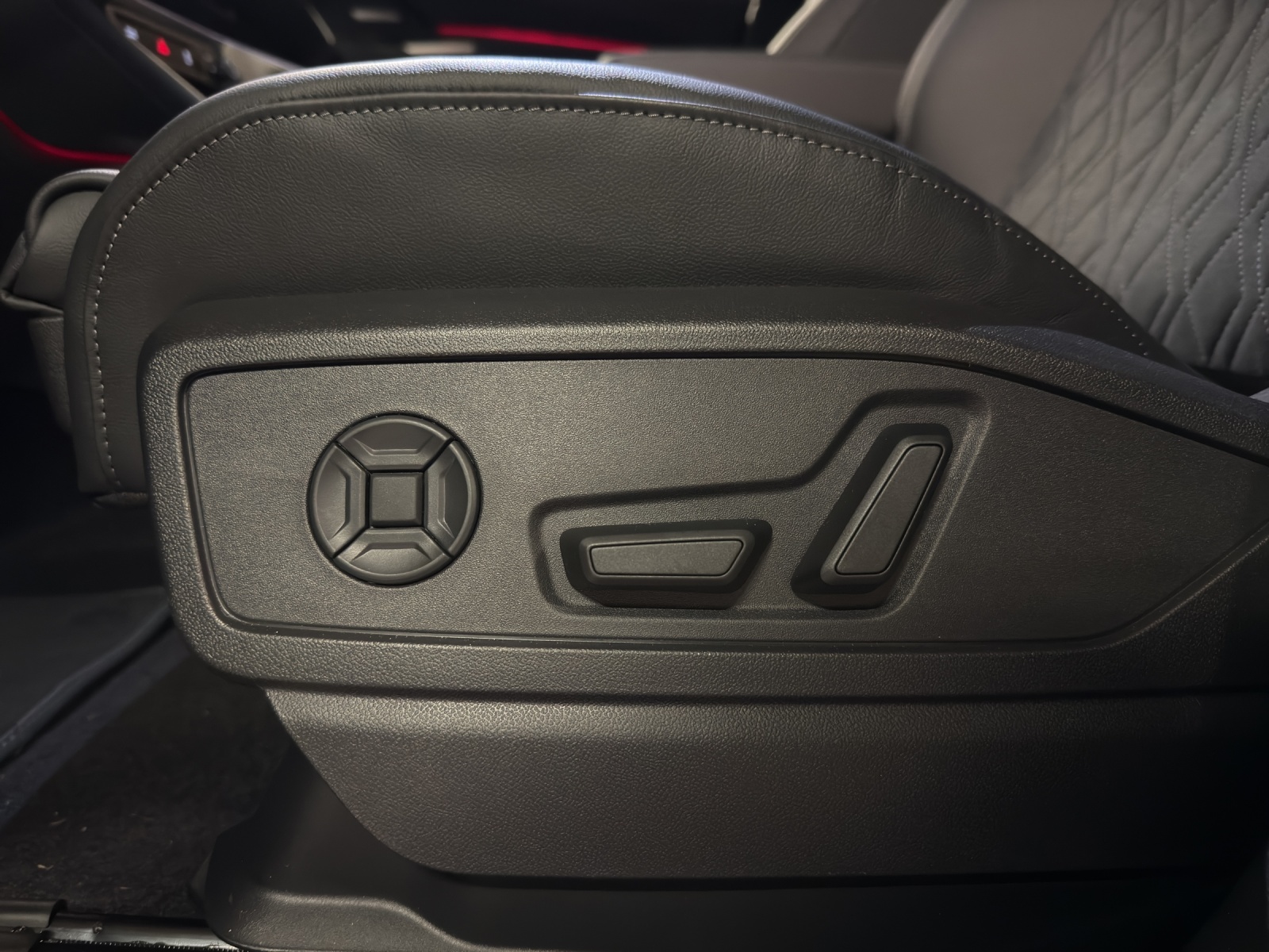 AUDI Q5 TDI quattro 150 kW S-tronic-image-23