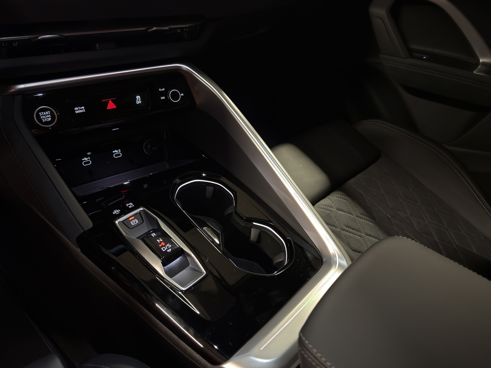 AUDI Q5 TDI quattro 150 kW S-tronic-image-12