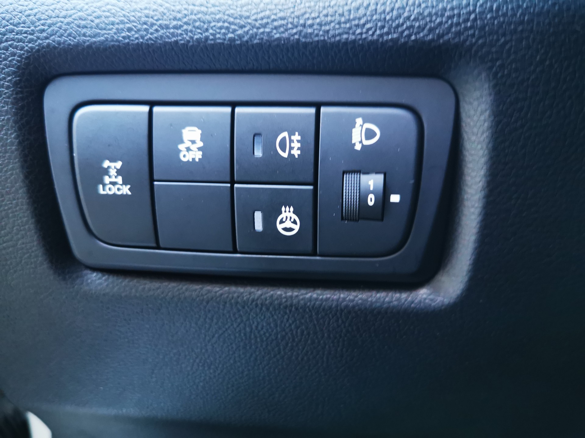 KGM-SsangYong Korando 2.0 e-XDI Sapphire 4WD-image-7