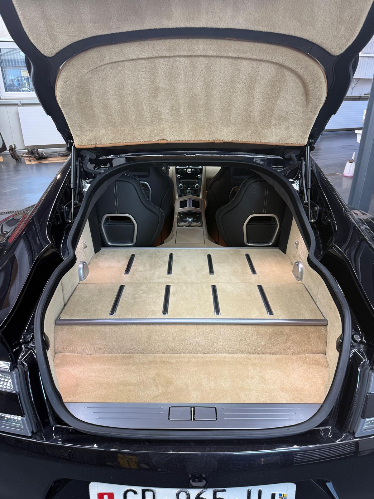 ASTON MARTIN Rapide 5.9 V12 Touchtronic 2-image-7