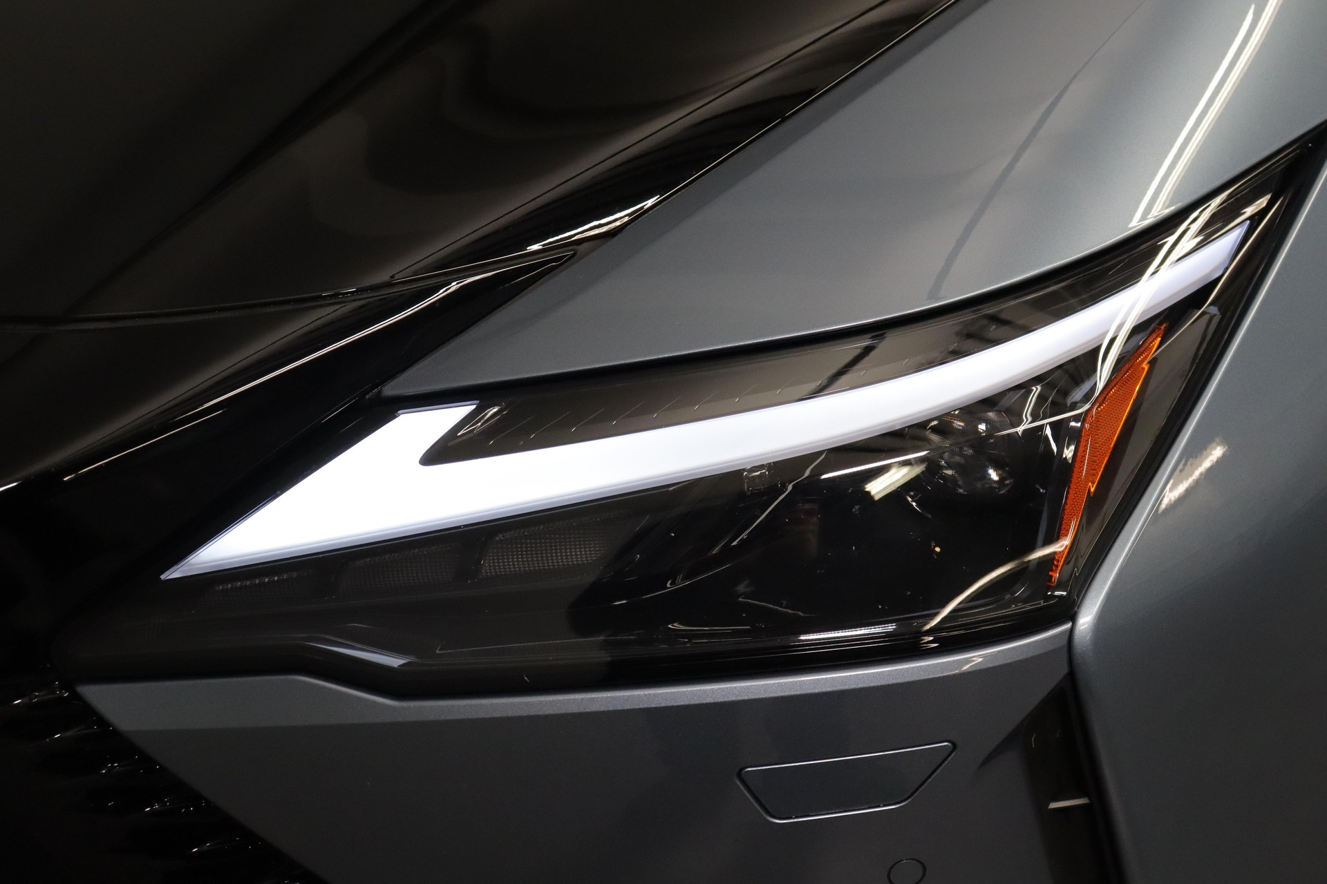 LEXUS RZ 450e Excellence-image-17