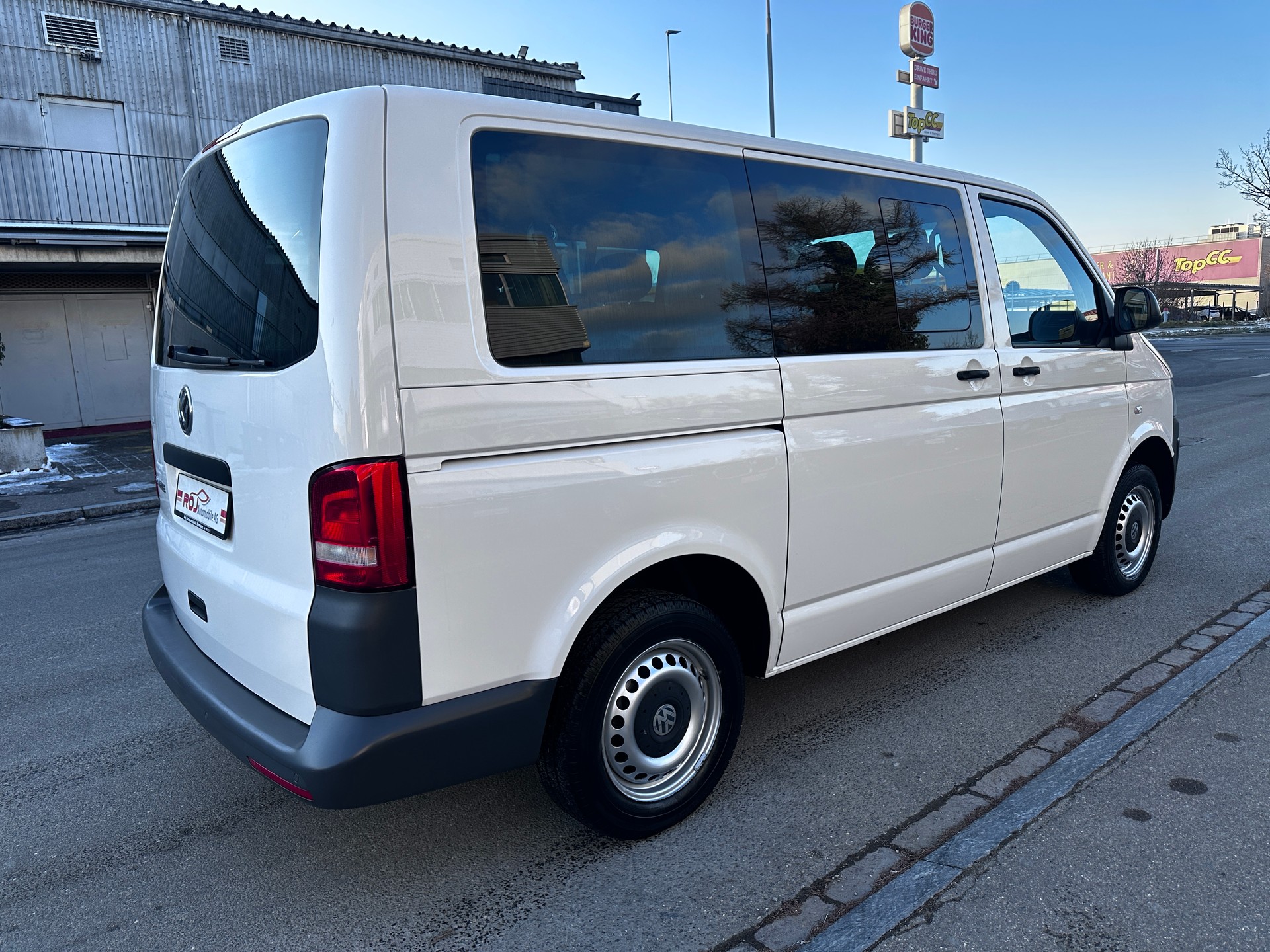 VW T5 Caravelle Trendline 2.0 TDI CR BMT-image-4