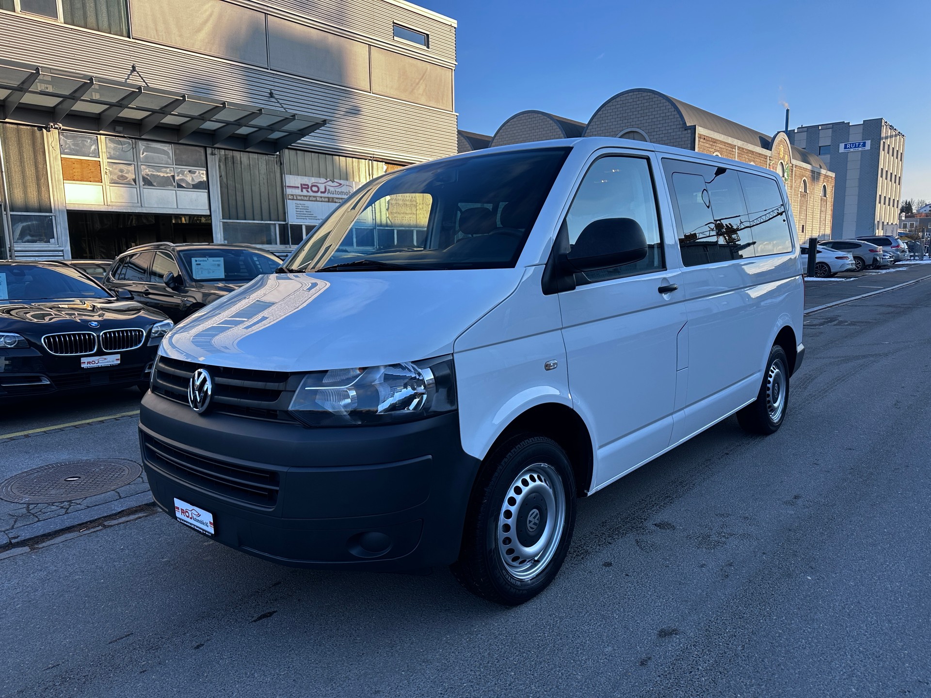 VW T5 Caravelle Trendline 2.0 TDI CR BMT-image-1
