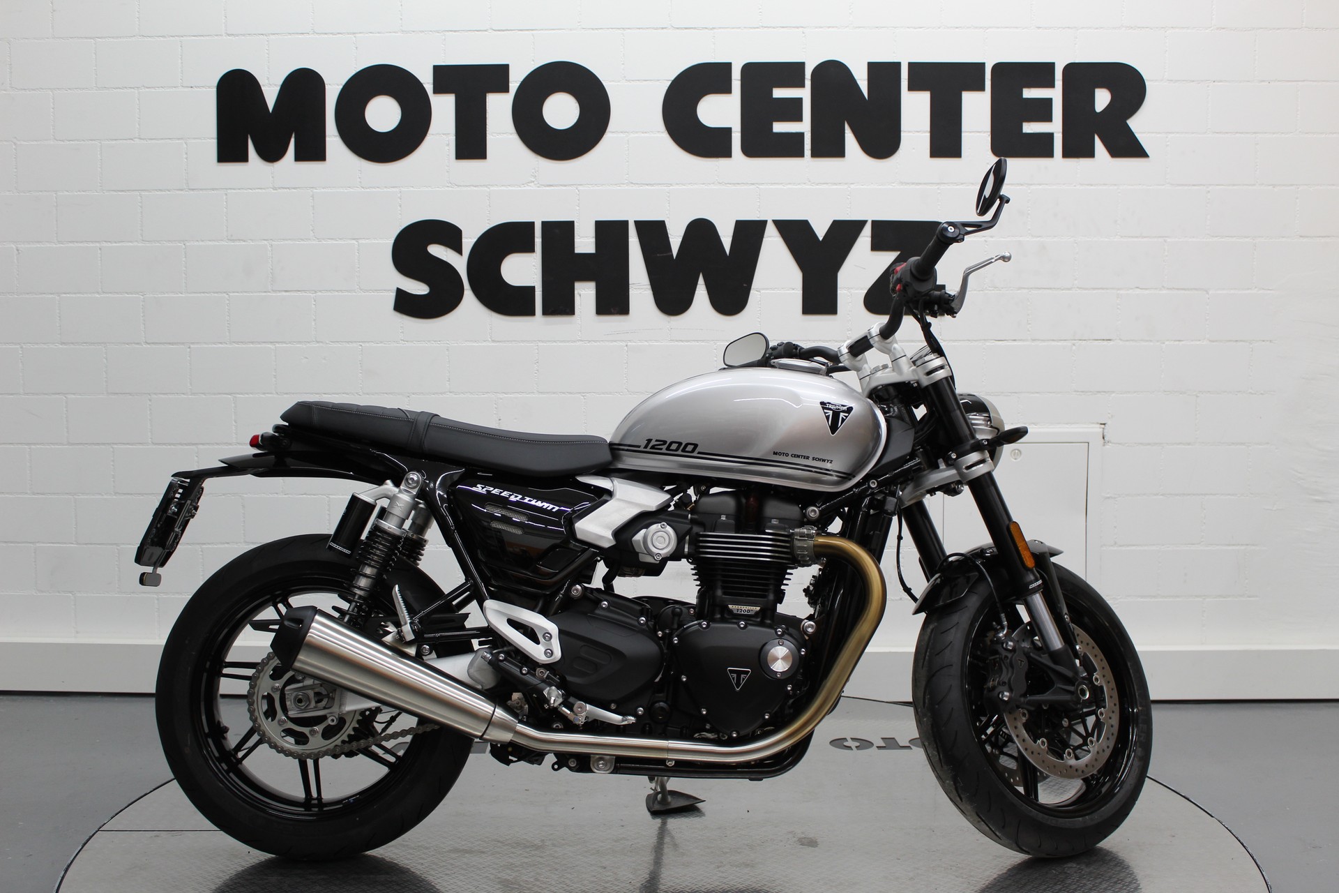 TRIUMPH Speed Twin 1200
