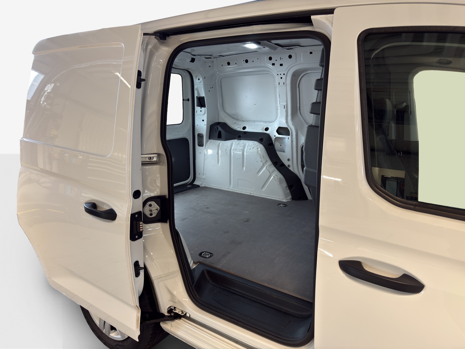 VW Caddy Cargo 2.0TDI-image-13