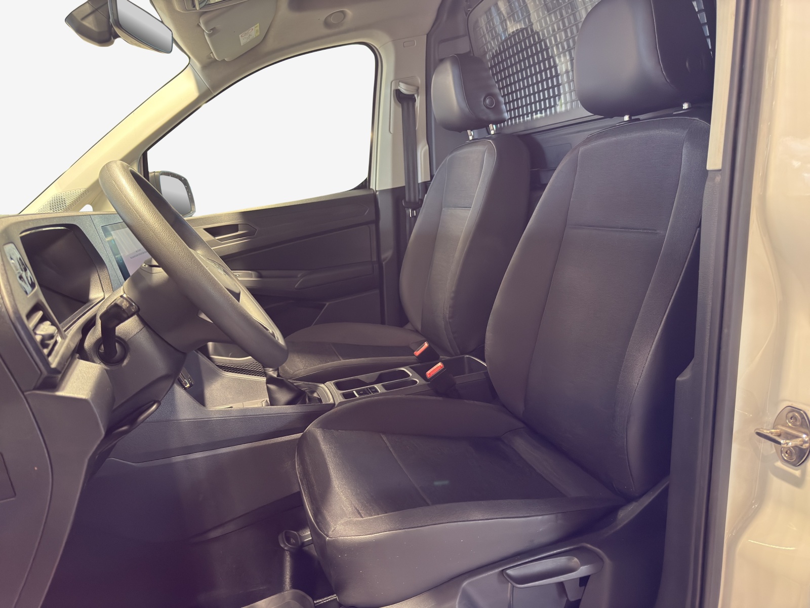 VW Caddy Cargo 2.0TDI-image-11