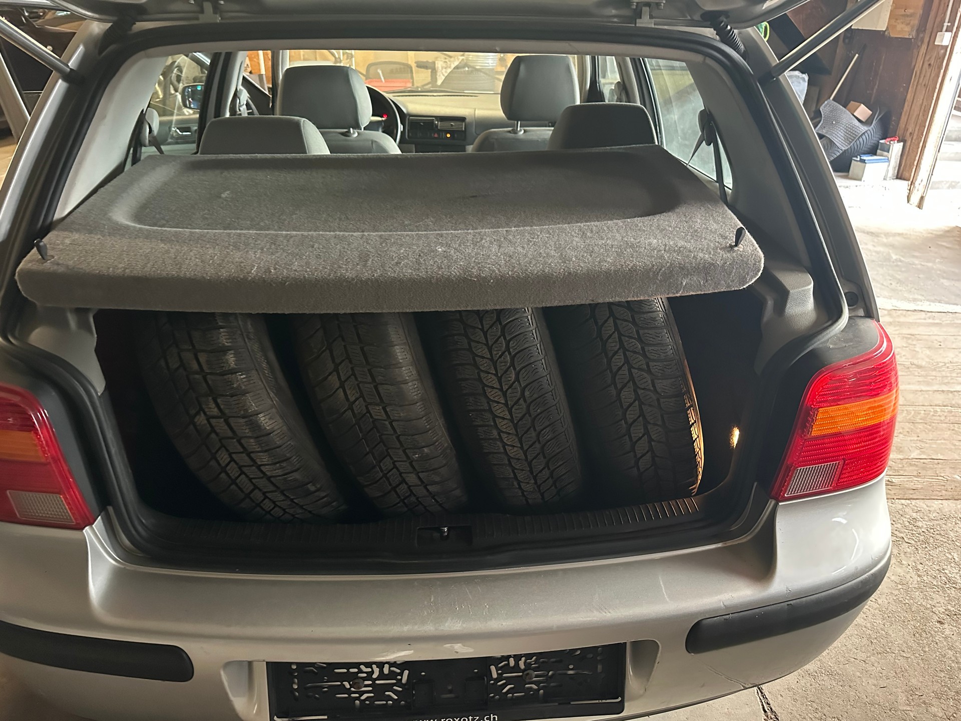 VW Golf 1.6 Comfortline Automatic-image-6