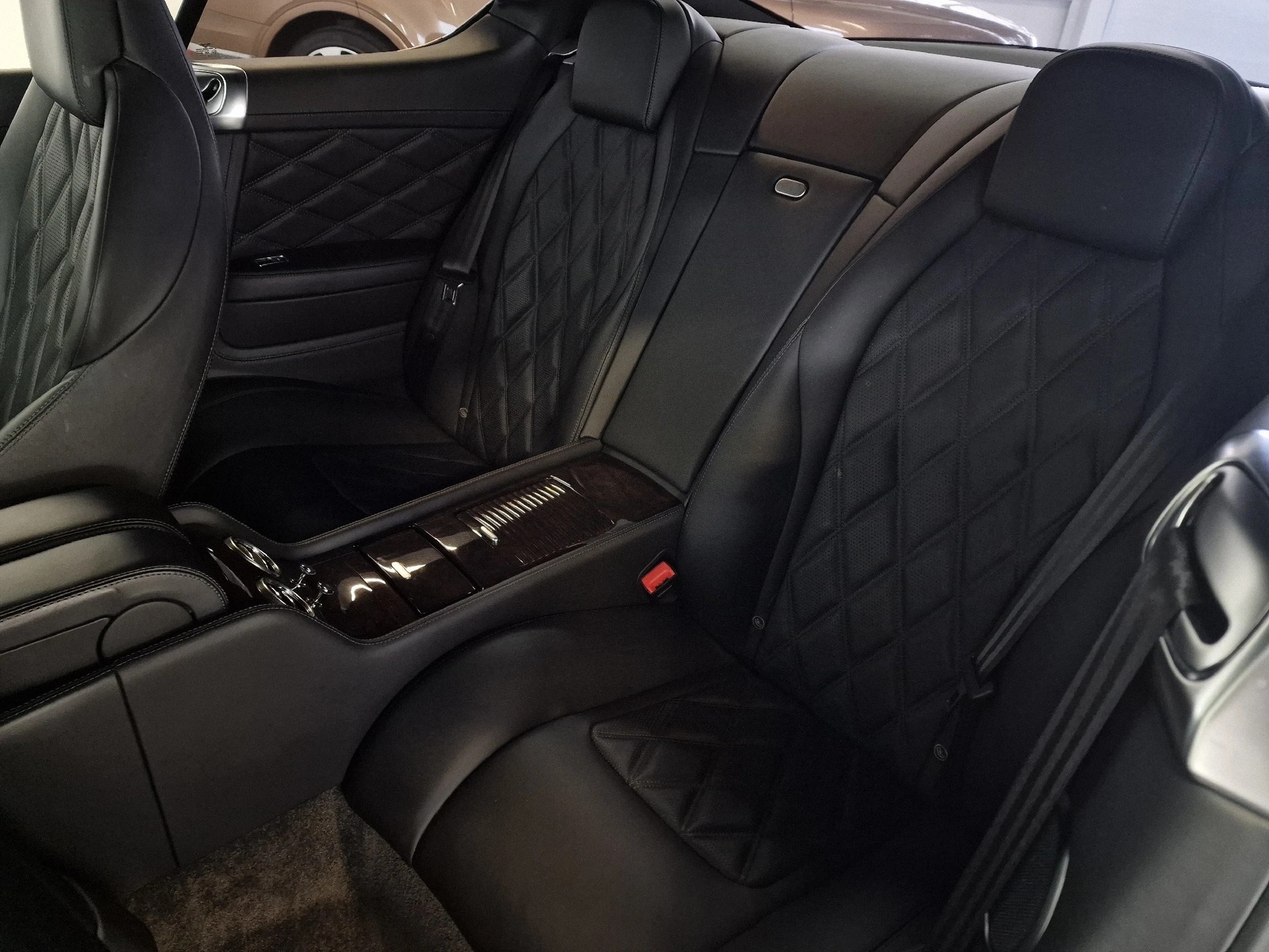BENTLEY Continental GT 6.0 W12-image-16