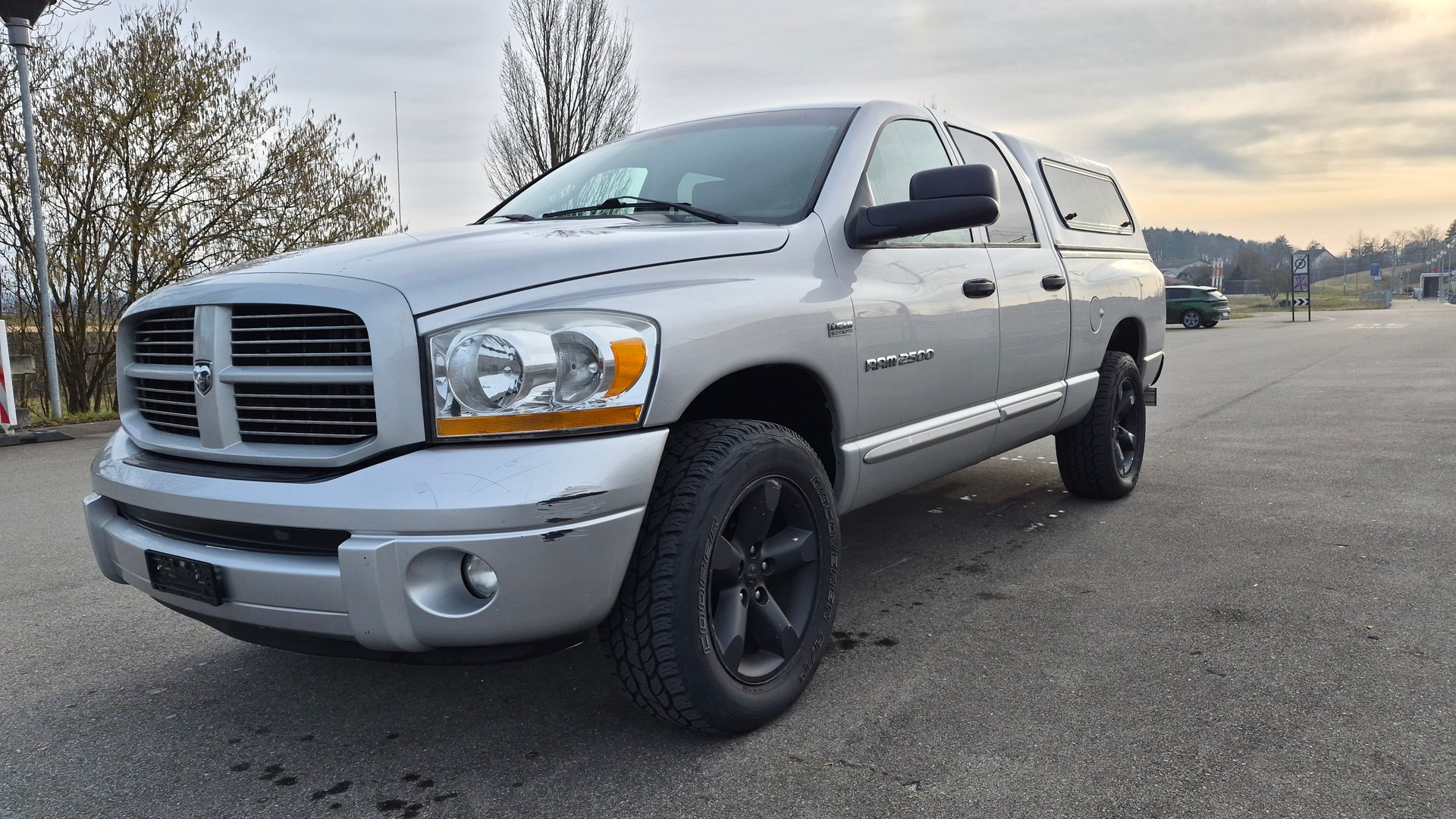 DODGE 2500-image-1