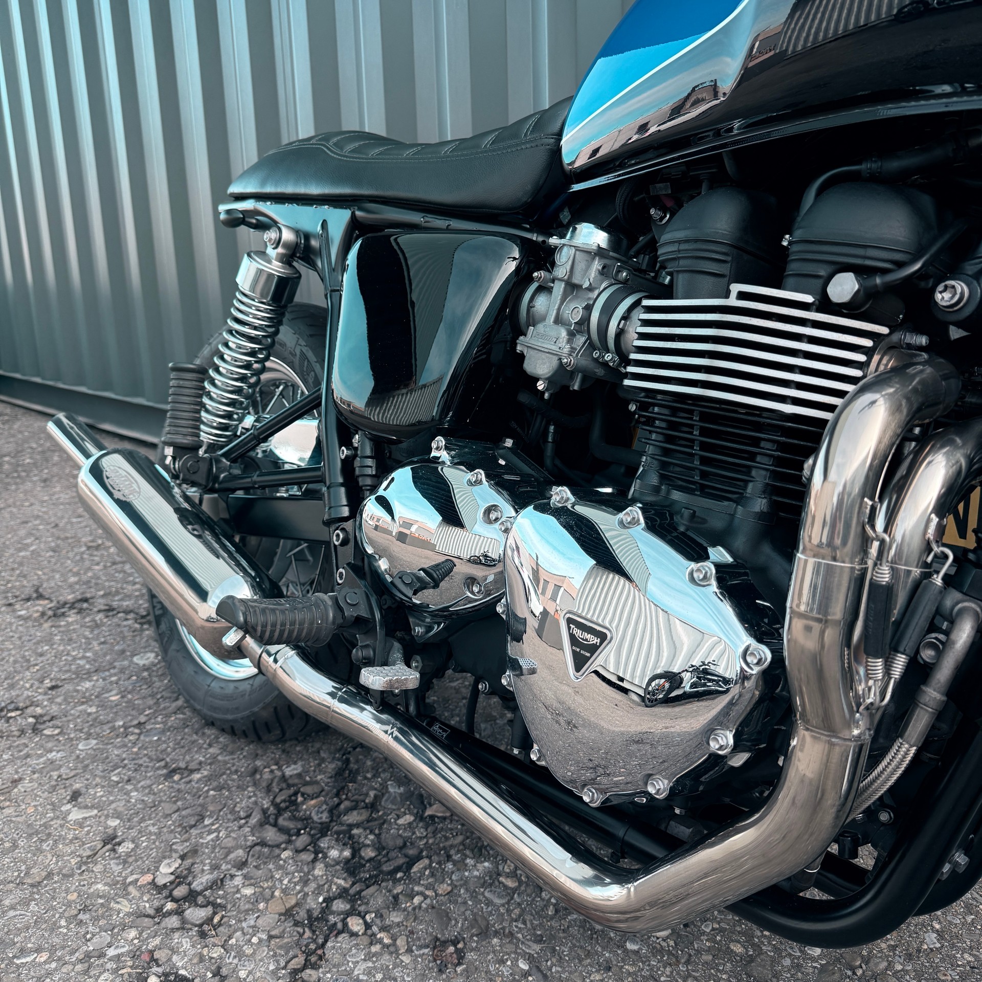 TRIUMPH Bonneville 900 i T 100-image-10