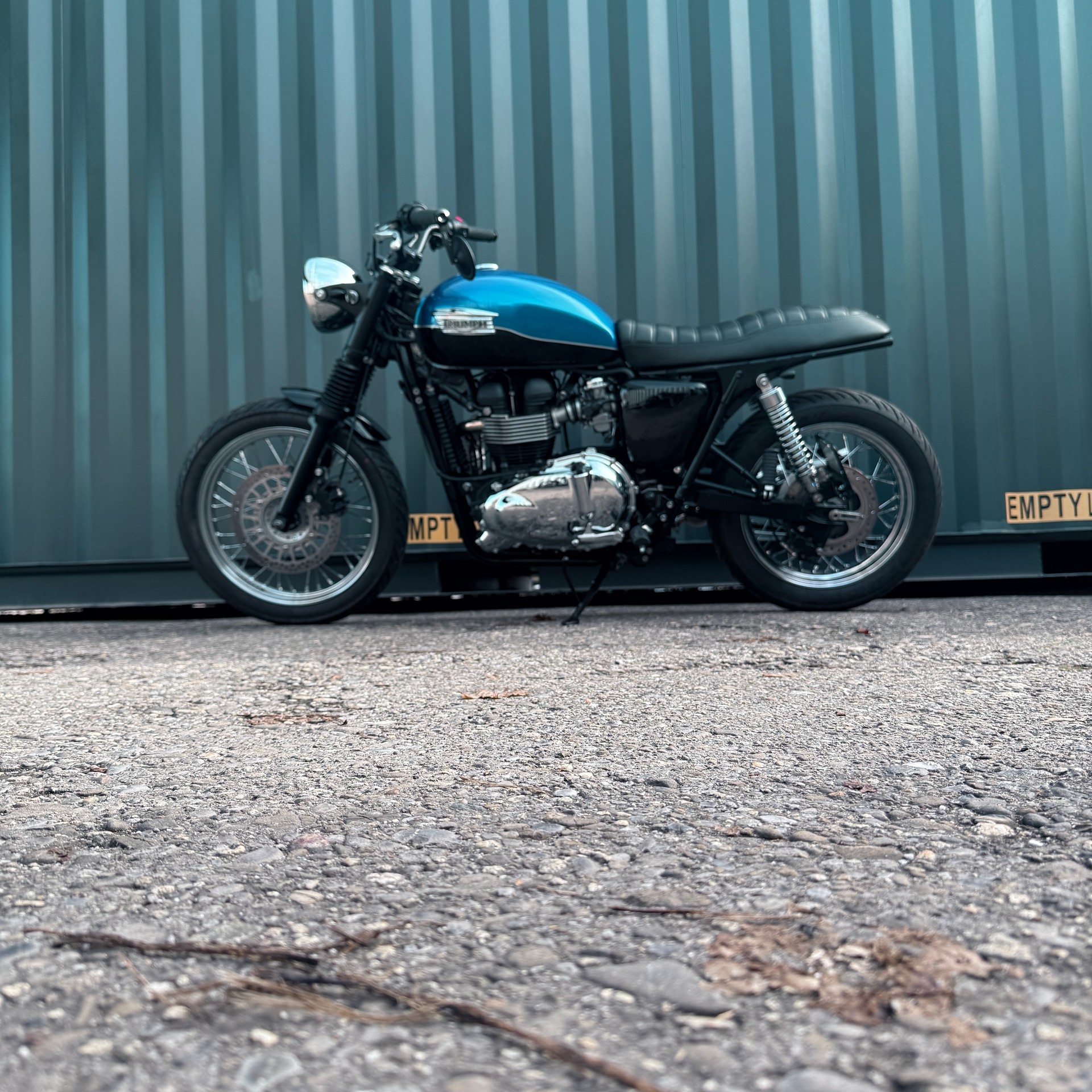 TRIUMPH Bonneville 900 i T 100-showroom-element-3