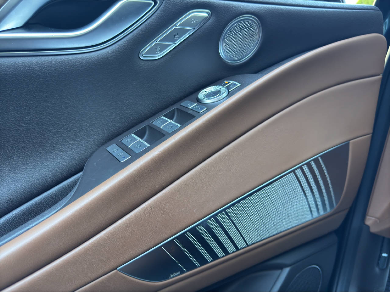GENESIS G80 Dual Motor Luxury AWD-image-13