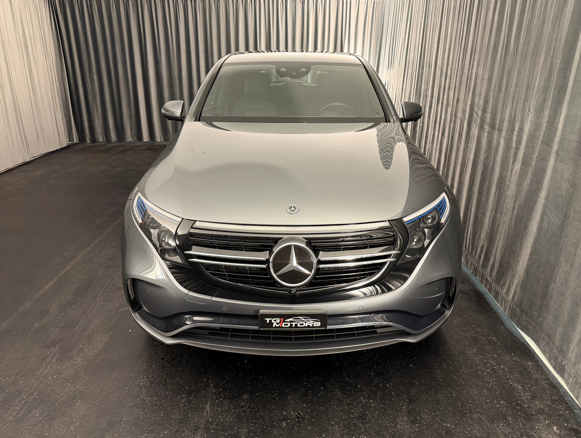 MERCEDES-BENZ EQC 400 AMG Line 4Matic-image-1