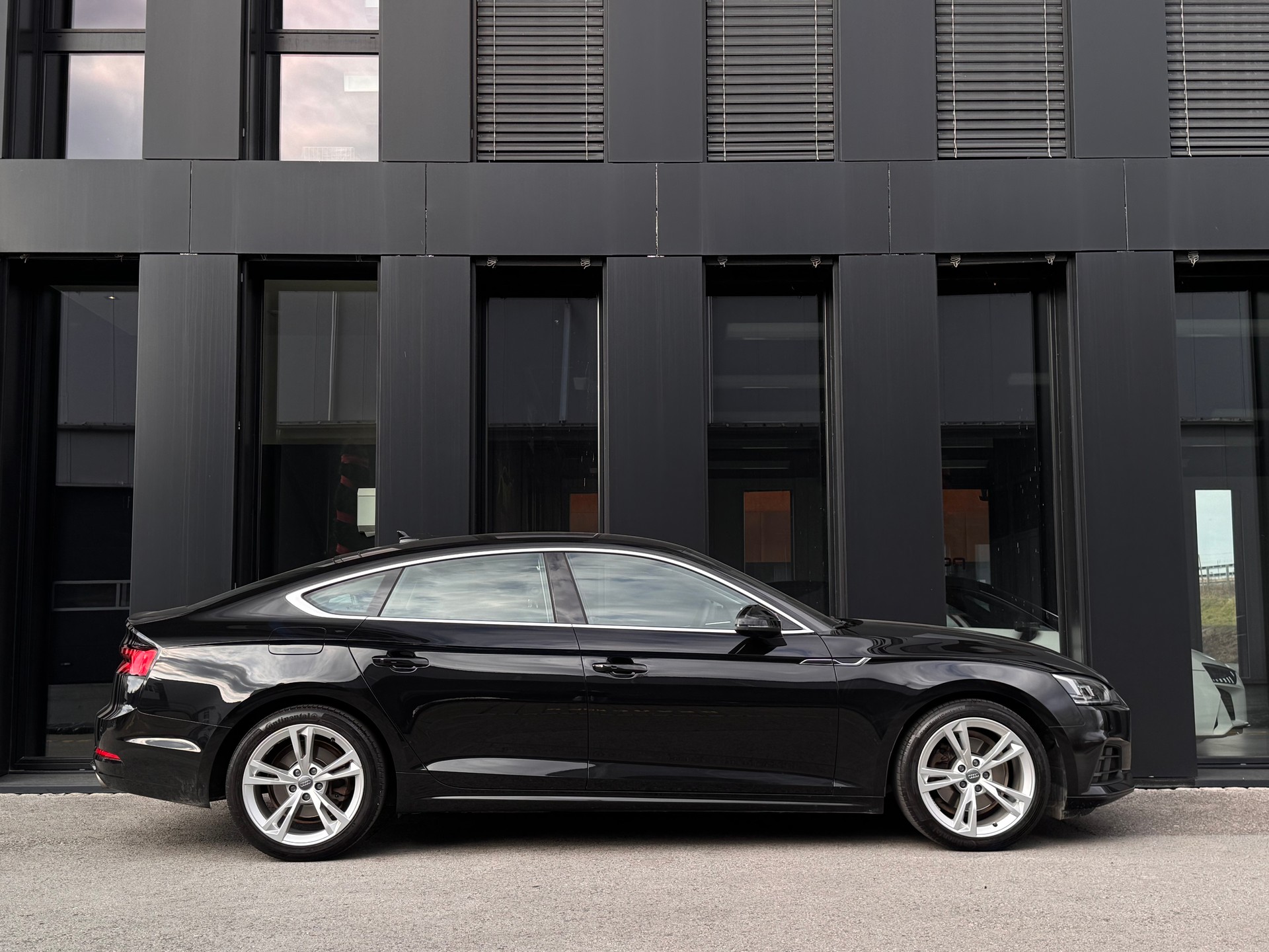 AUDI A5 Sportback 2.0 TFSI Sport S-tronic-image-9