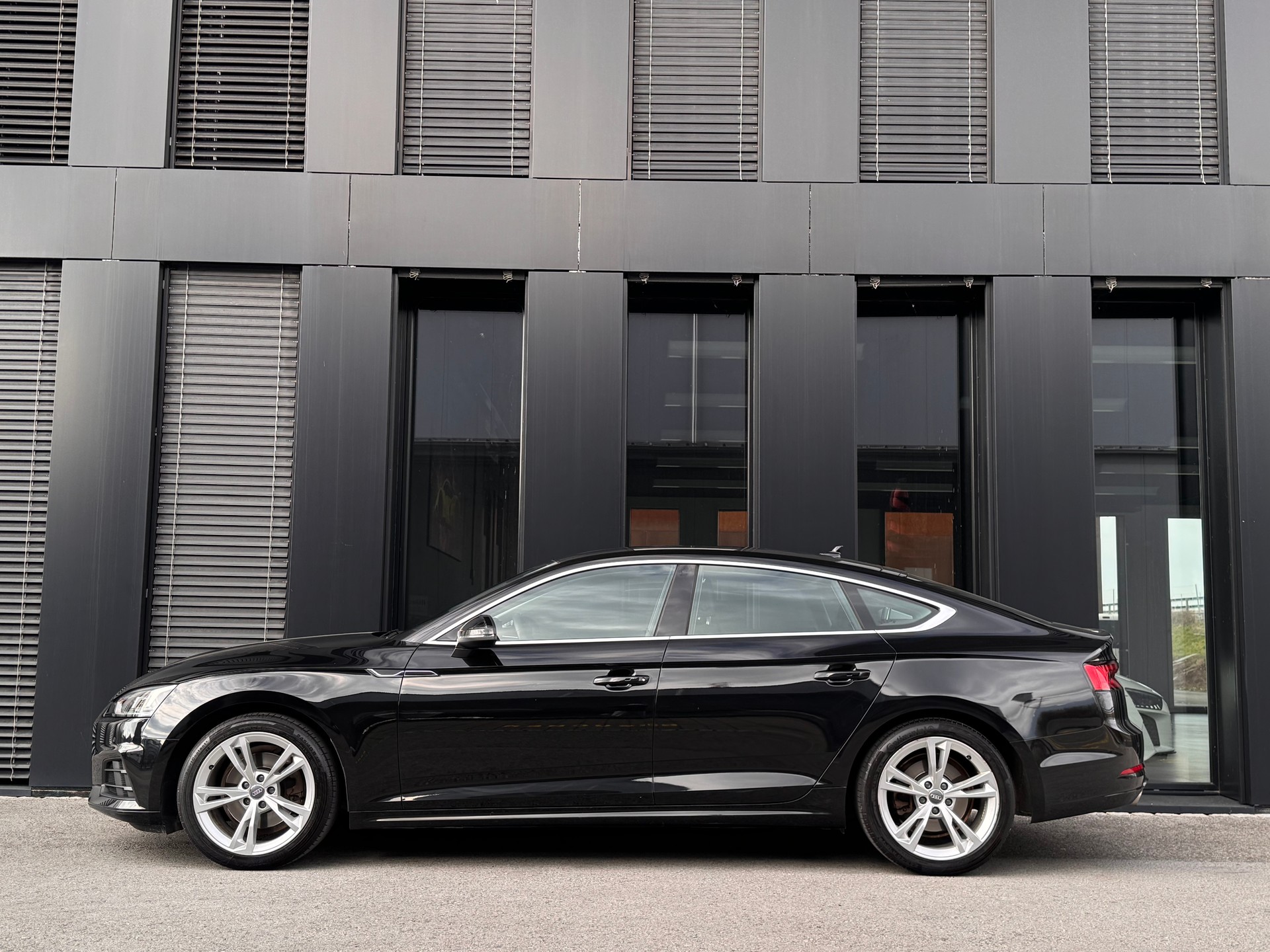 AUDI A5 Sportback 2.0 TFSI Sport S-tronic-image-3