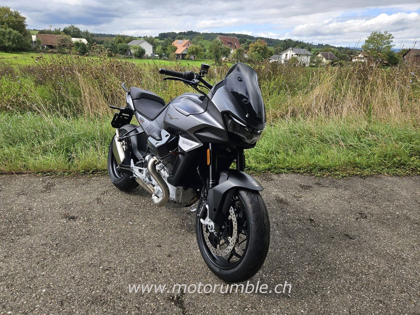 MOTO GUZZI V100-image-1