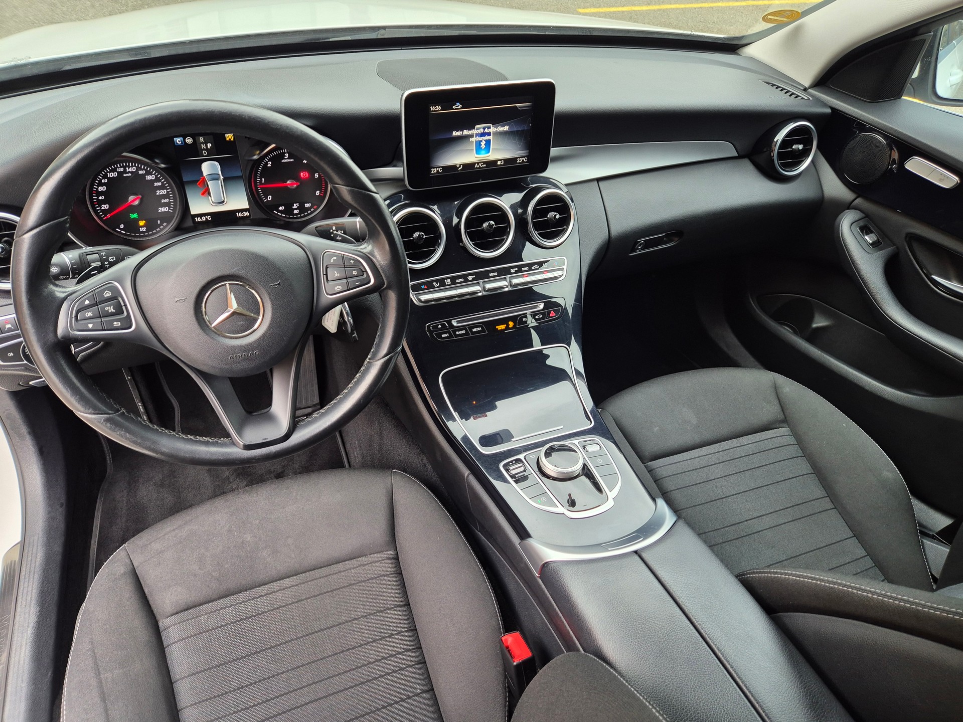 MERCEDES-BENZ C 220 d Swiss Star 4Matic 9G-Tronic-image-4
