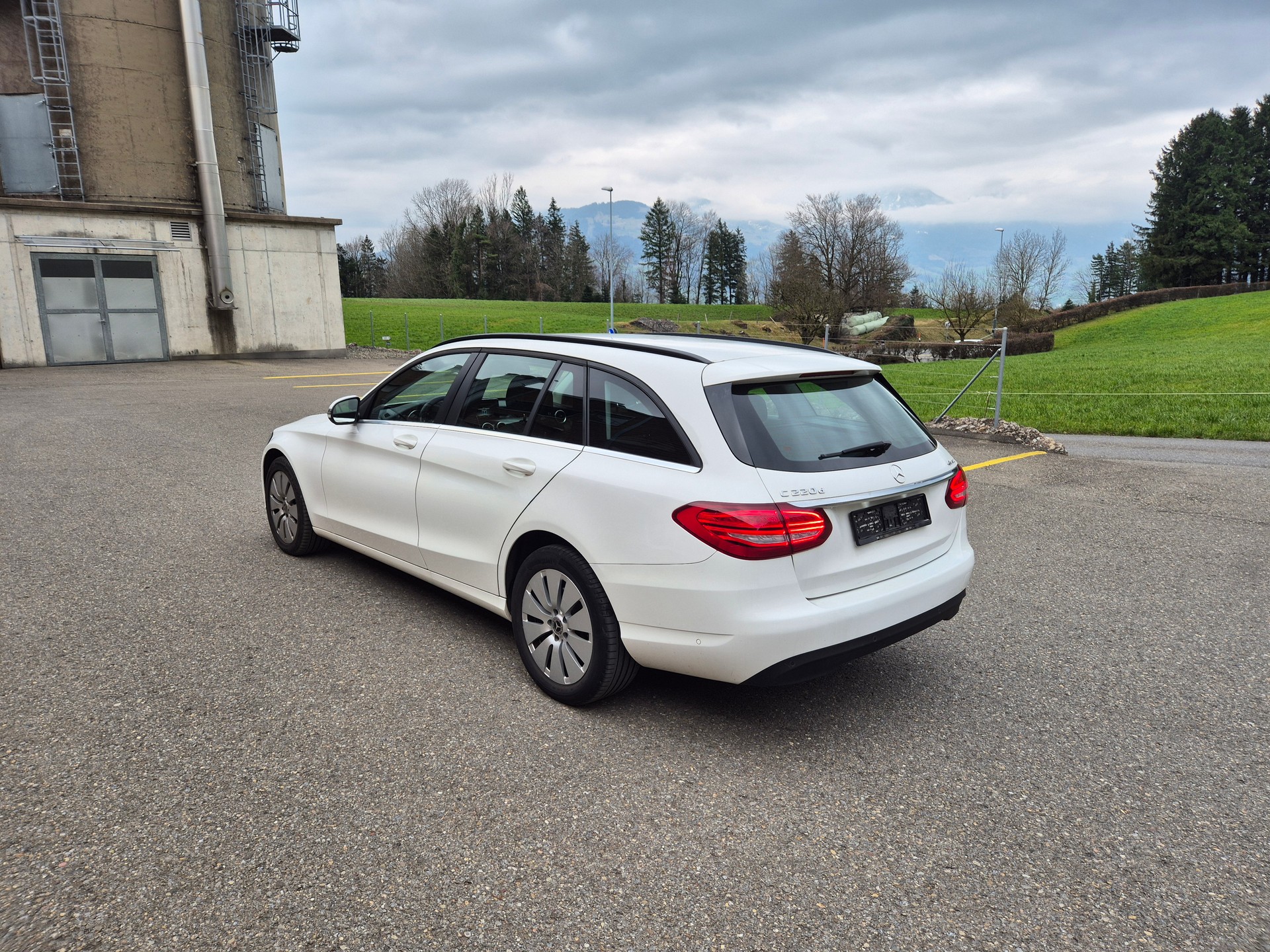 MERCEDES-BENZ C 220 d Swiss Star 4Matic 9G-Tronic-image-1