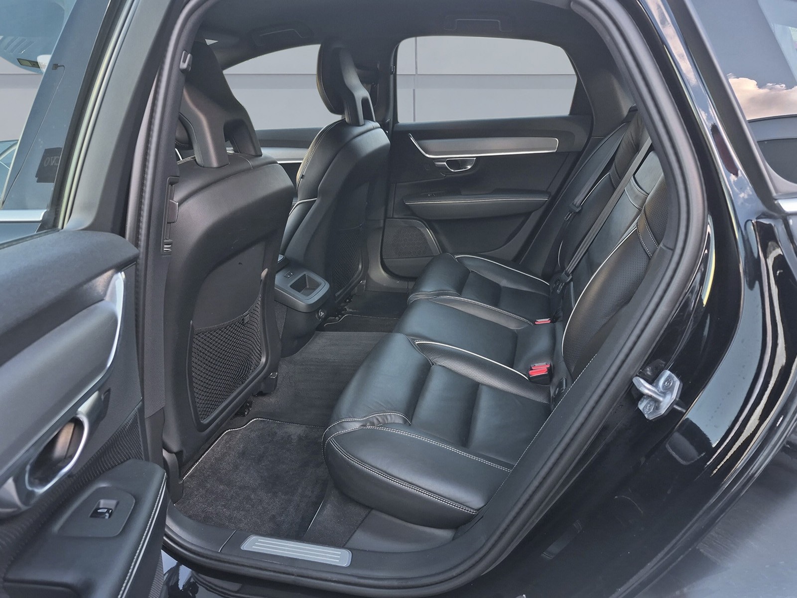 VOLVO S90 2.0 T5 R-Design-image-14