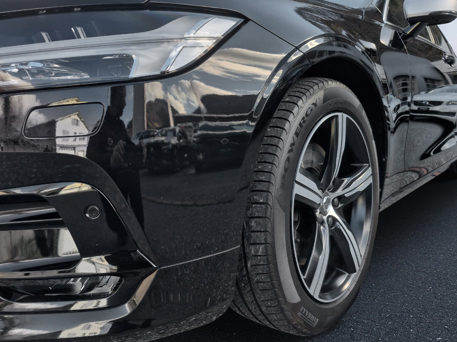 VOLVO S90 2.0 T5 R-Design-image-8