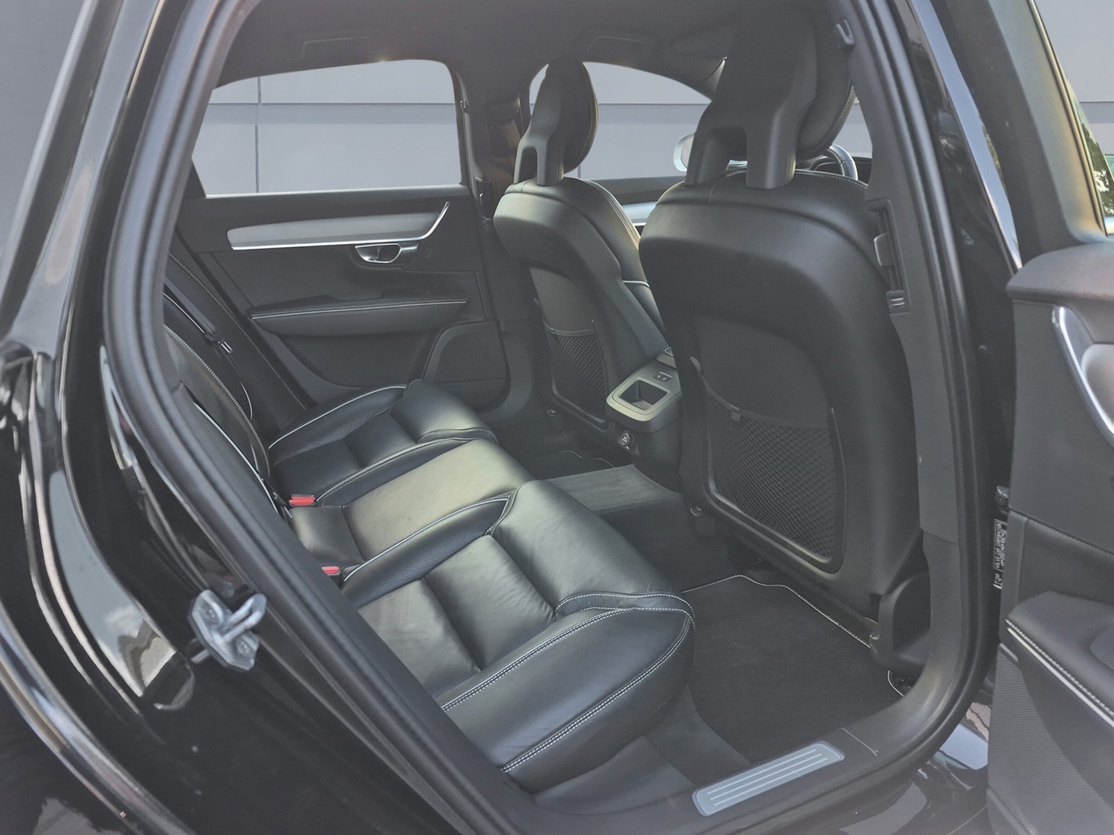 VOLVO S90 2.0 T5 R-Design-image-13