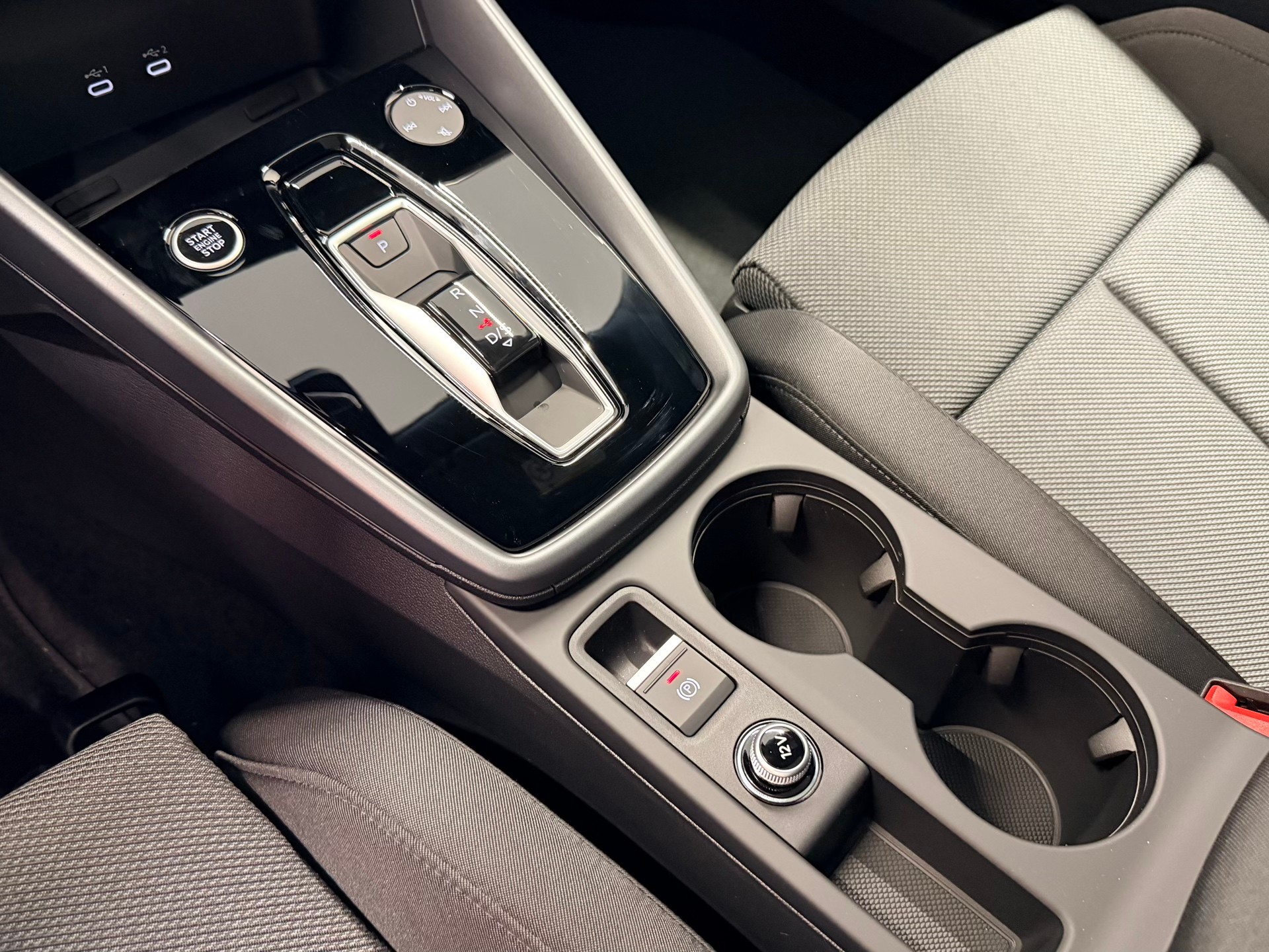 AUDI A3 Sportback TFSI 150 kW quattro S line S tronic-image-25