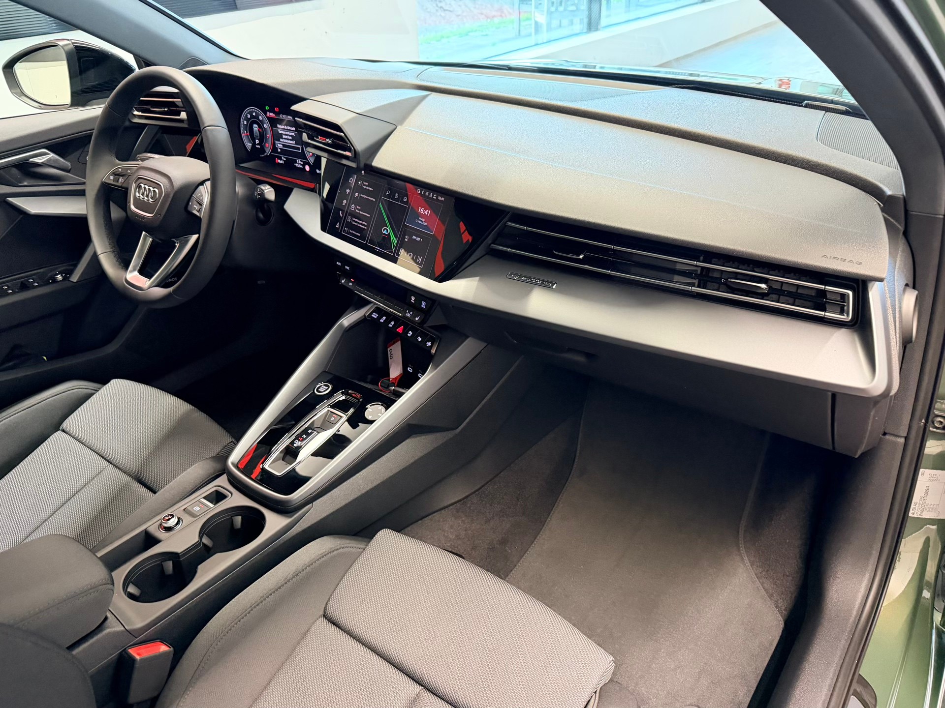 AUDI A3 Sportback TFSI 150 kW quattro S line S tronic-image-21