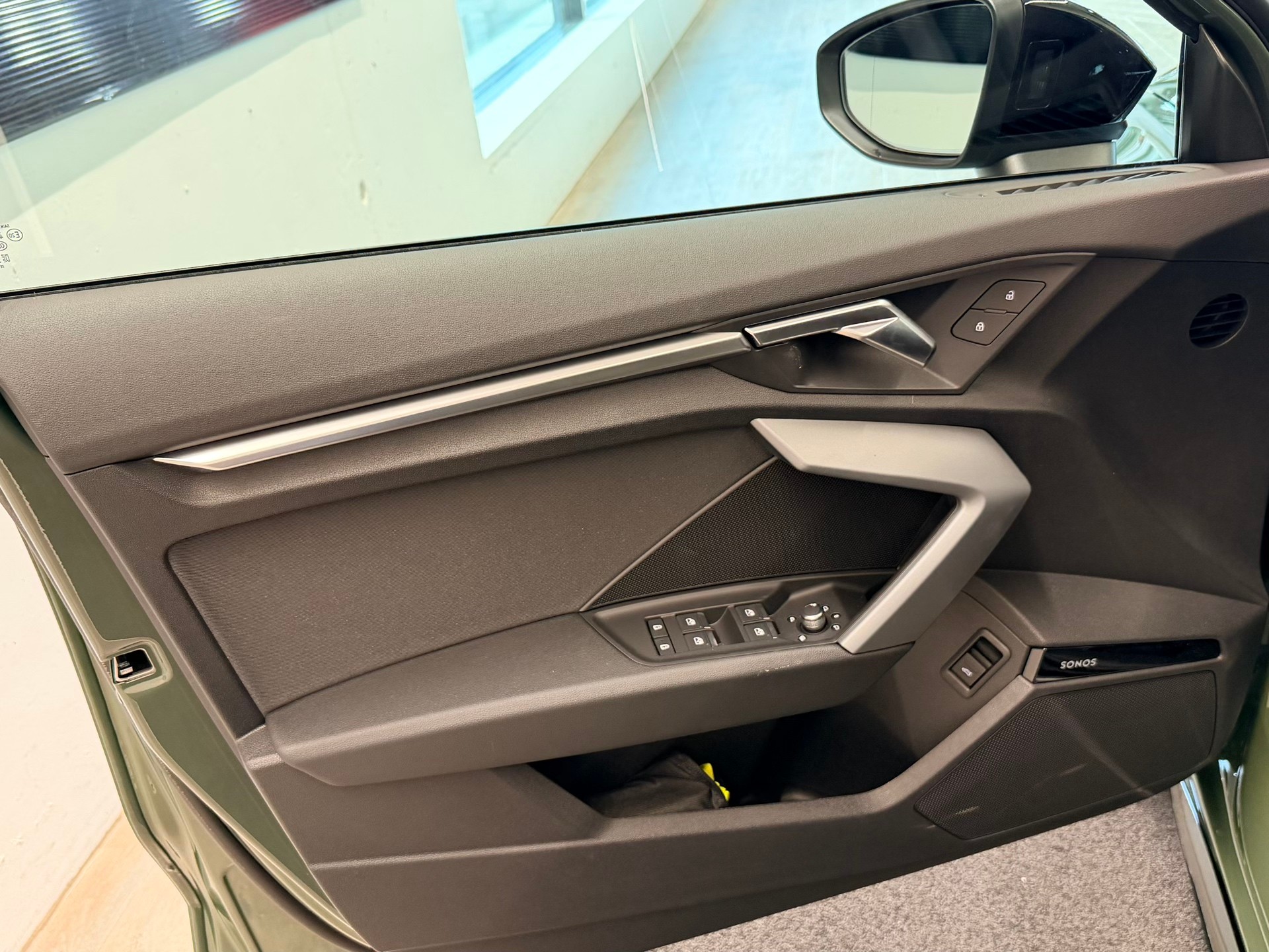 AUDI A3 Sportback TFSI 150 kW quattro S line S tronic-image-12