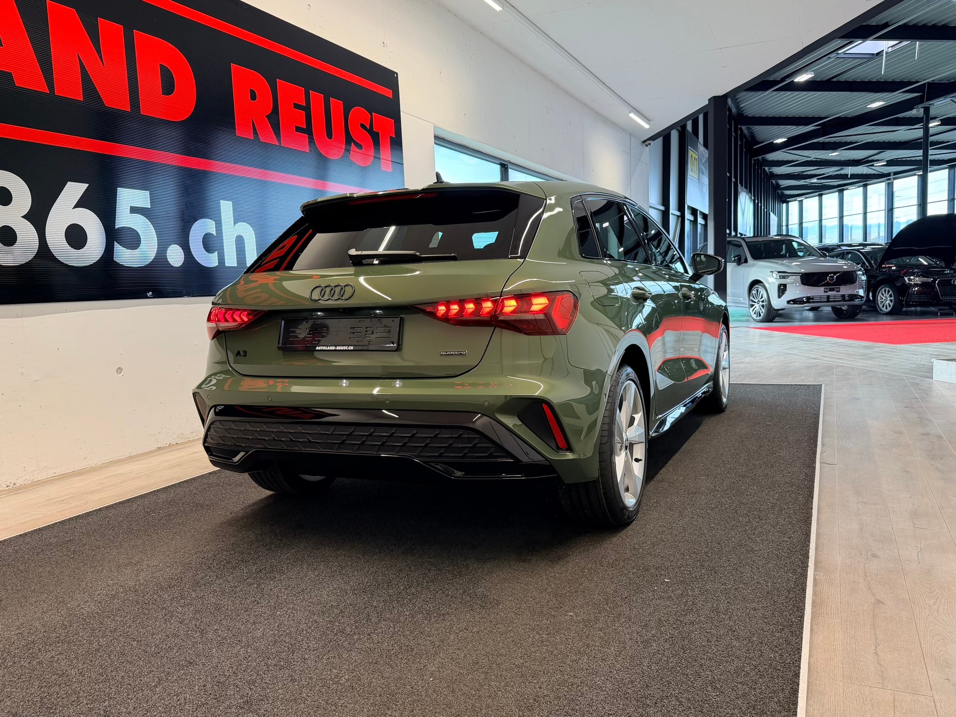 AUDI A3 Sportback TFSI 150 kW quattro S line S tronic-image-6