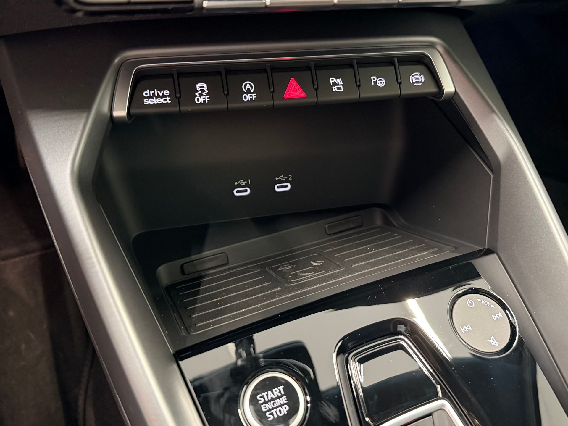 AUDI A3 Sportback TFSI 150 kW quattro S line S tronic-image-26