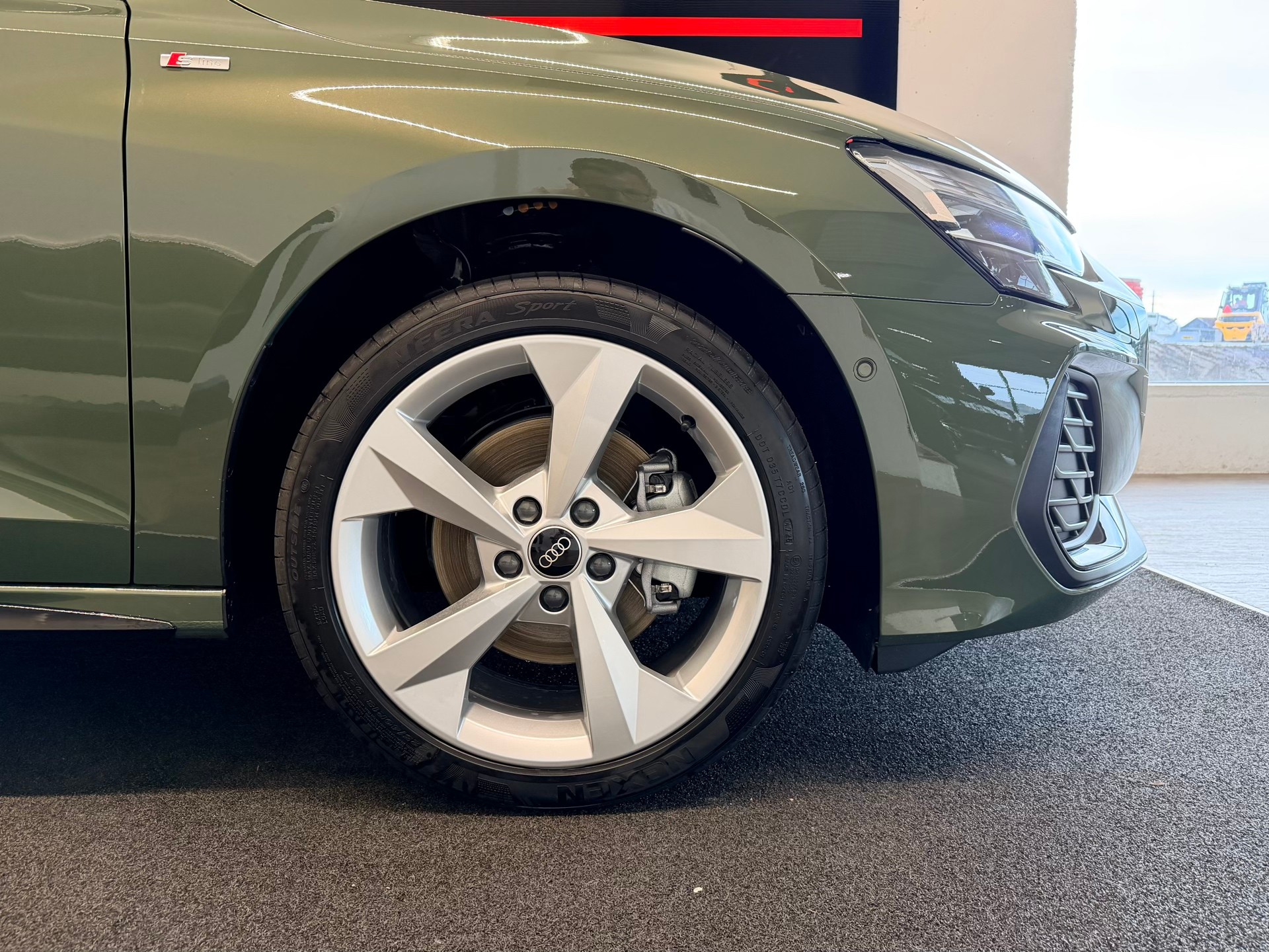 AUDI A3 Sportback TFSI 150 kW quattro S line S tronic-image-5