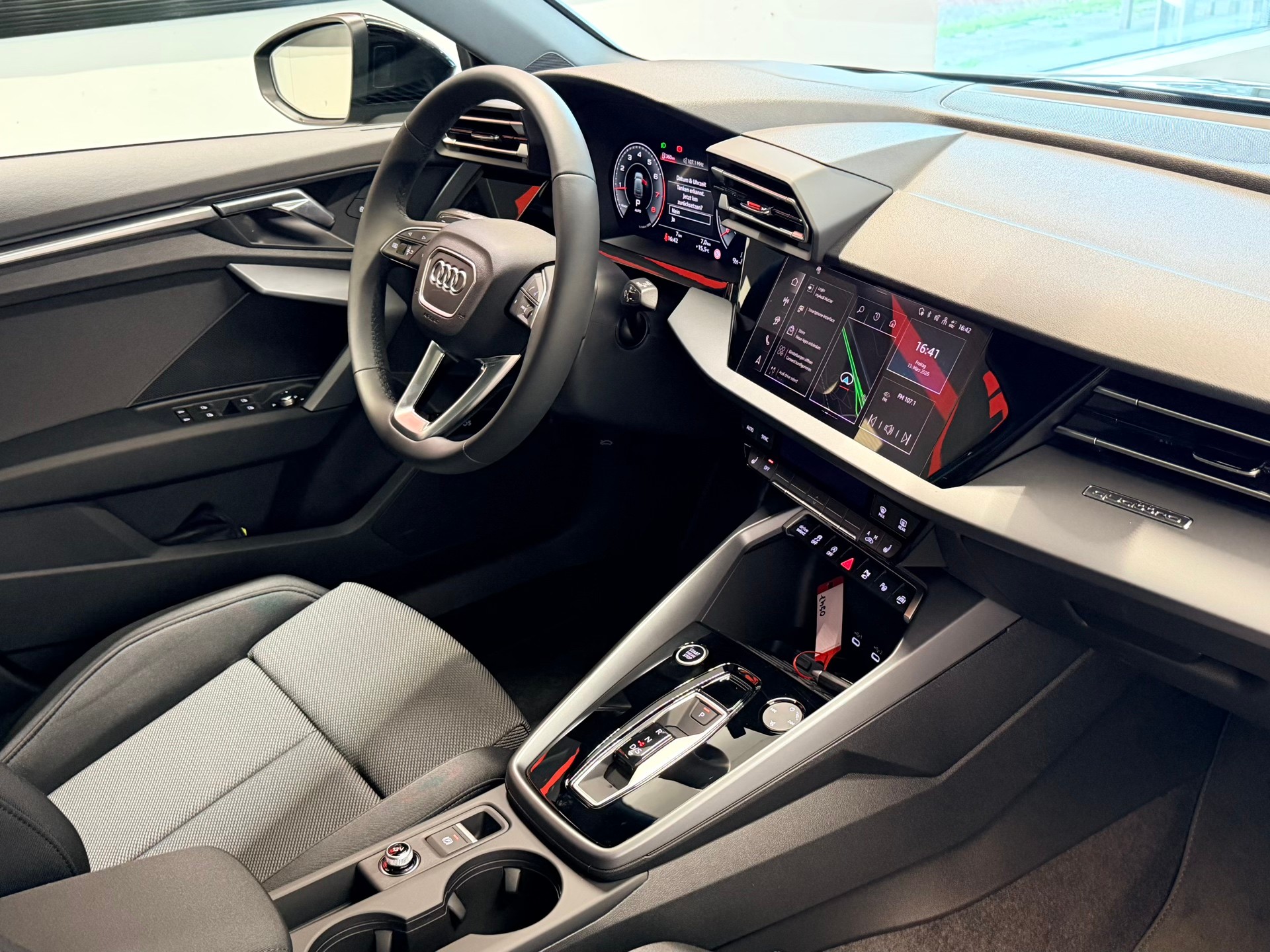 AUDI A3 Sportback TFSI 150 kW quattro S line S tronic-image-22