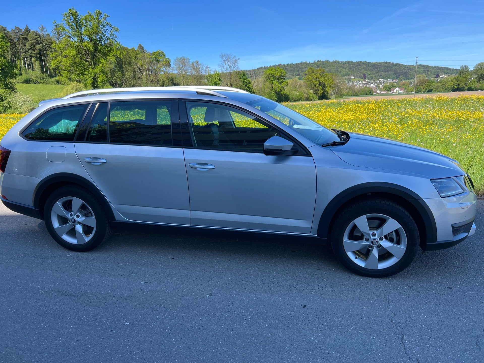 SKODA Octavia Combi 1.8 TSI Scout 4x4 DSG-image-1