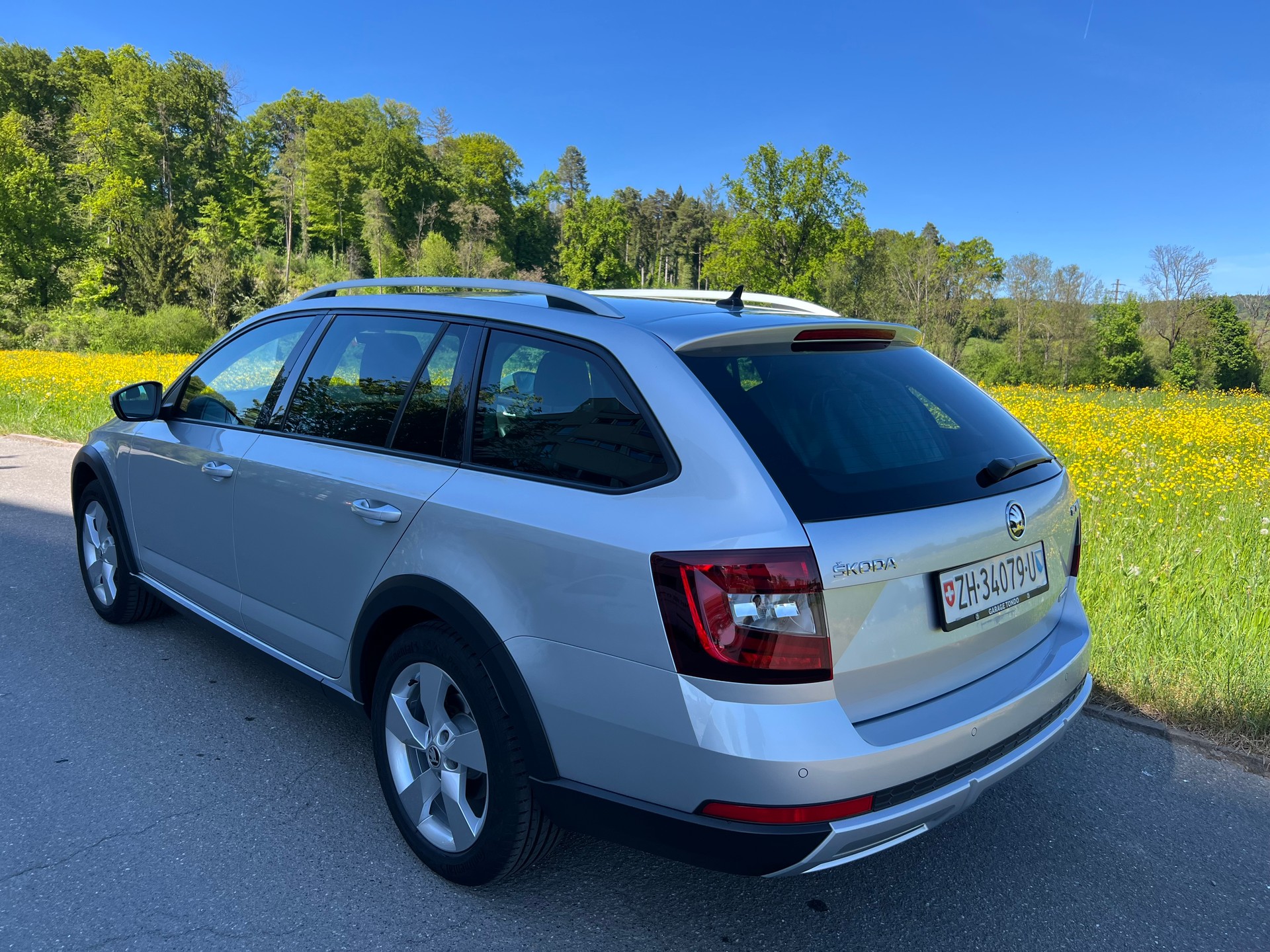 SKODA Octavia Combi 1.8 TSI Scout 4x4 DSG-image-3