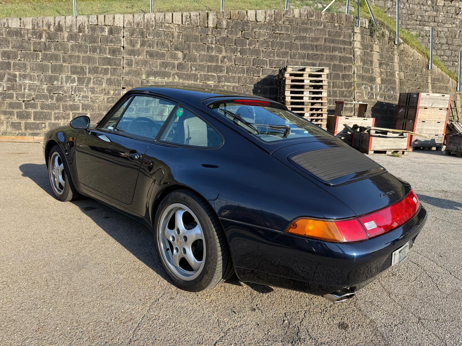PORSCHE 911 Carrera-image-6