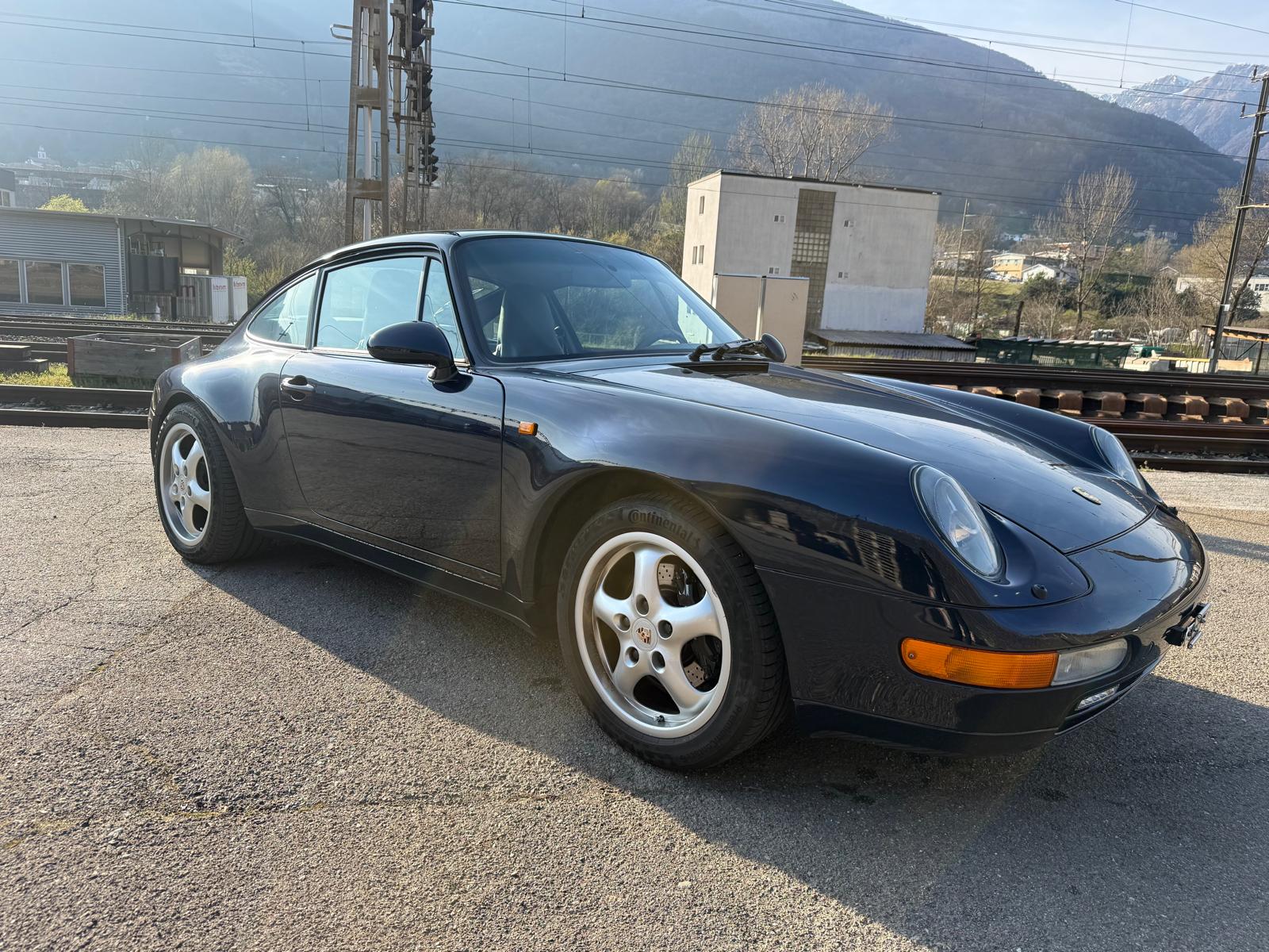 PORSCHE 911 Carrera-image-2