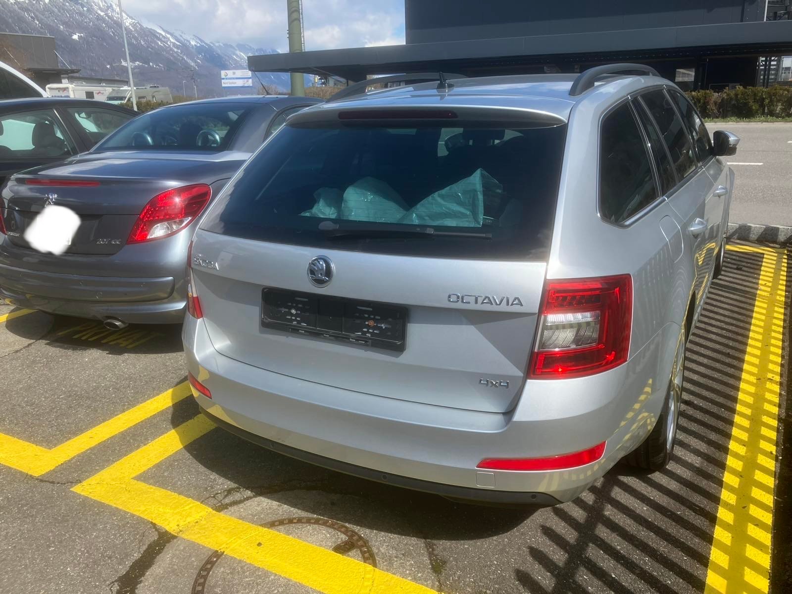 SKODA Octavia Combi 2.0 TDI Ambition 4x4 DSG-image-2