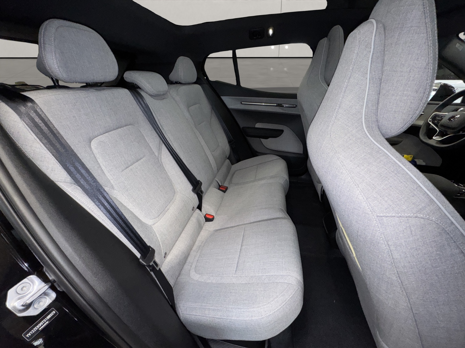 VOLVO EX30 E60 Twin Ultra Performance AWD-image-13