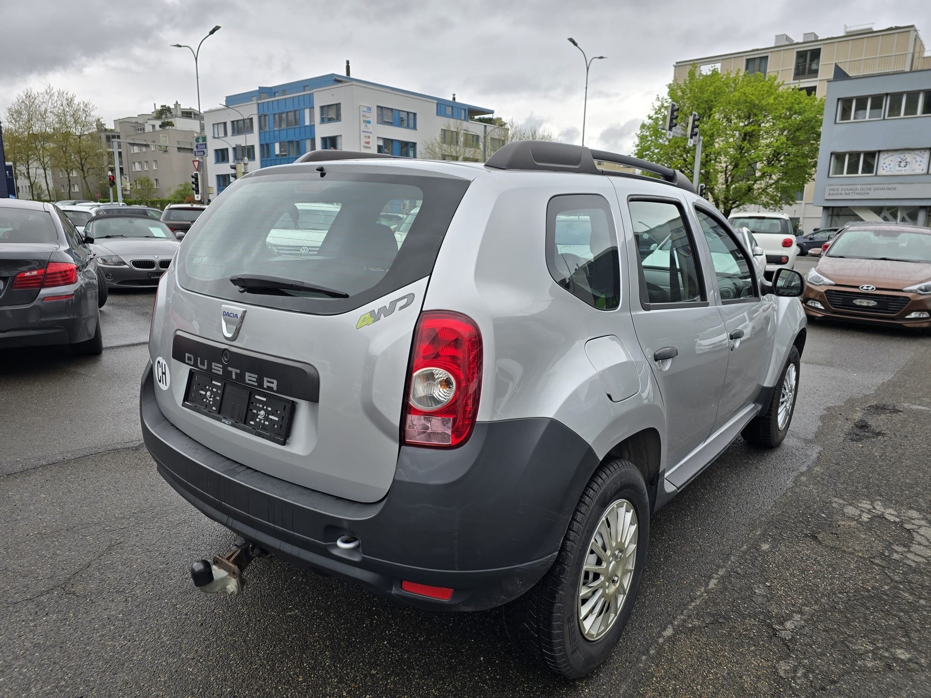 DACIA Duster 1.6 Lauréate 4x4-image-5