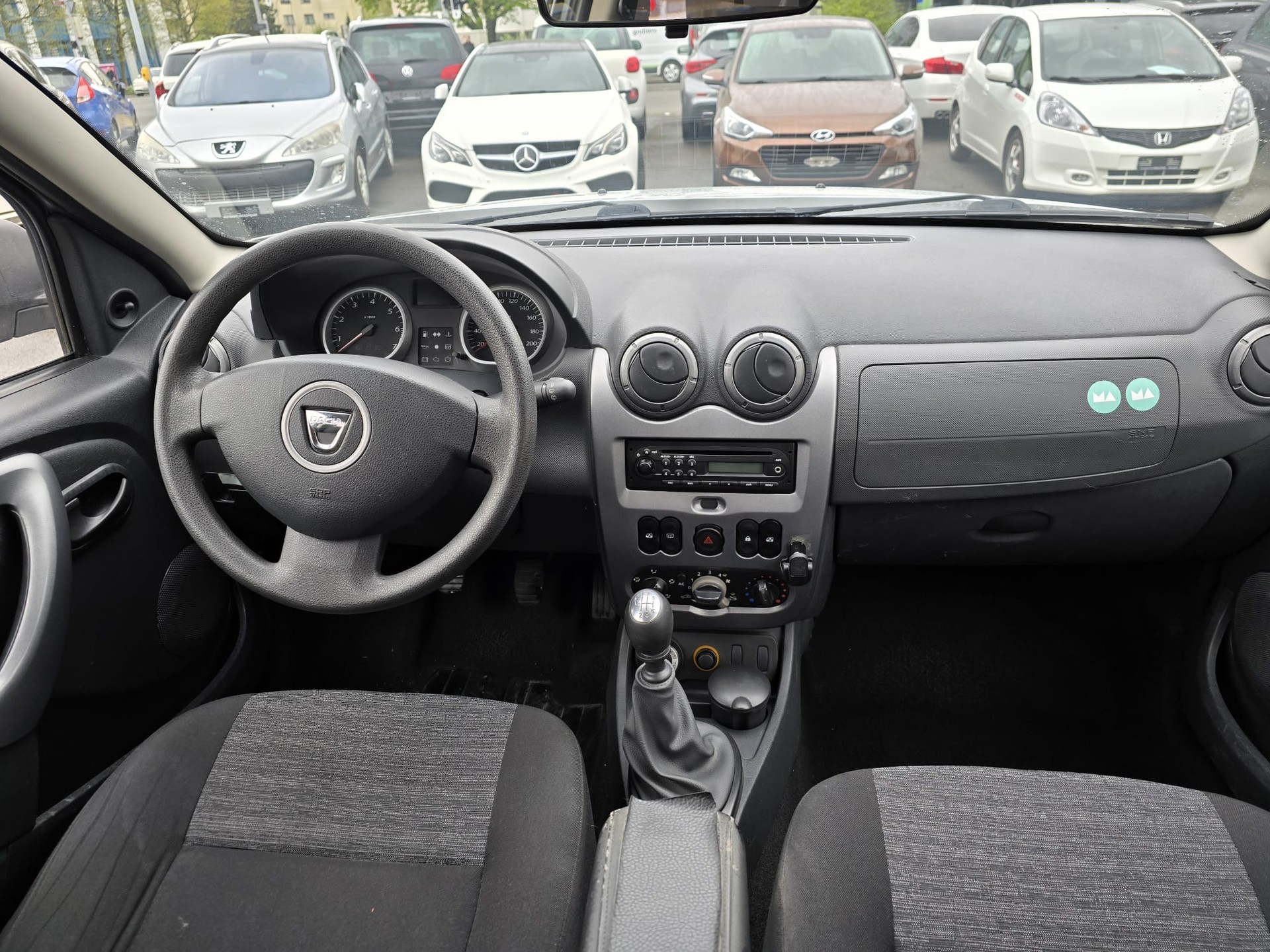 DACIA Duster 1.6 Lauréate 4x4-image-9