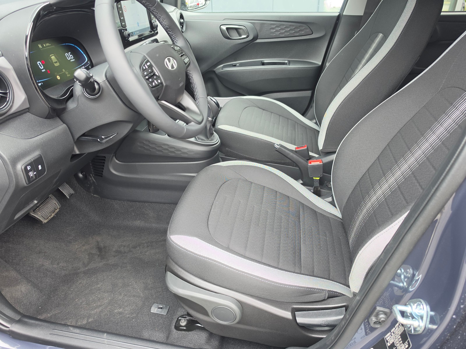 Hyundai i10 1.2 Amplia Aut. — photo 3