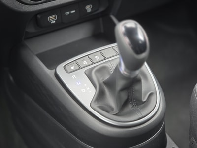 Hyundai i10 1.2 Amplia Aut. — photo 6